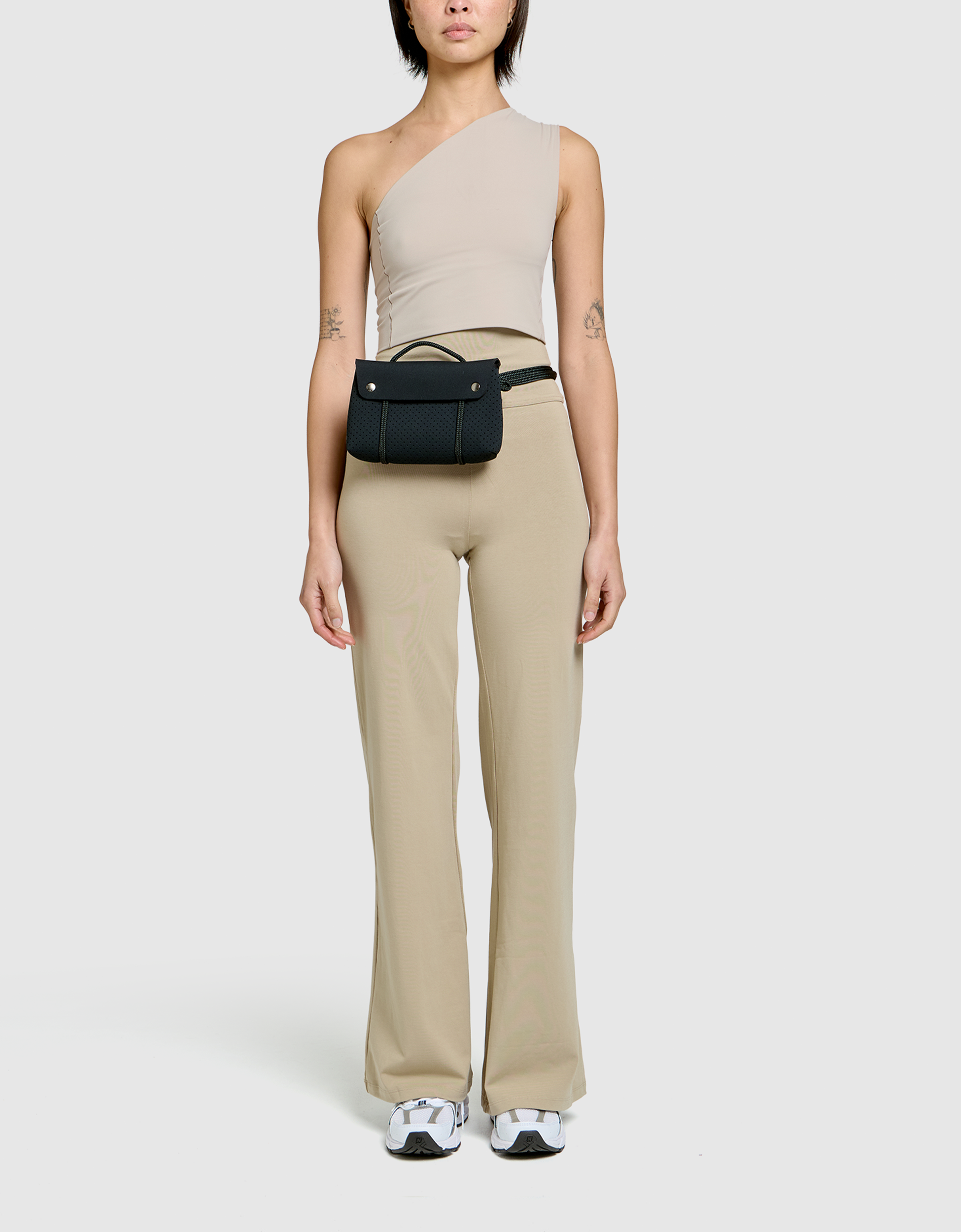 Compass Kit crossbody in black
