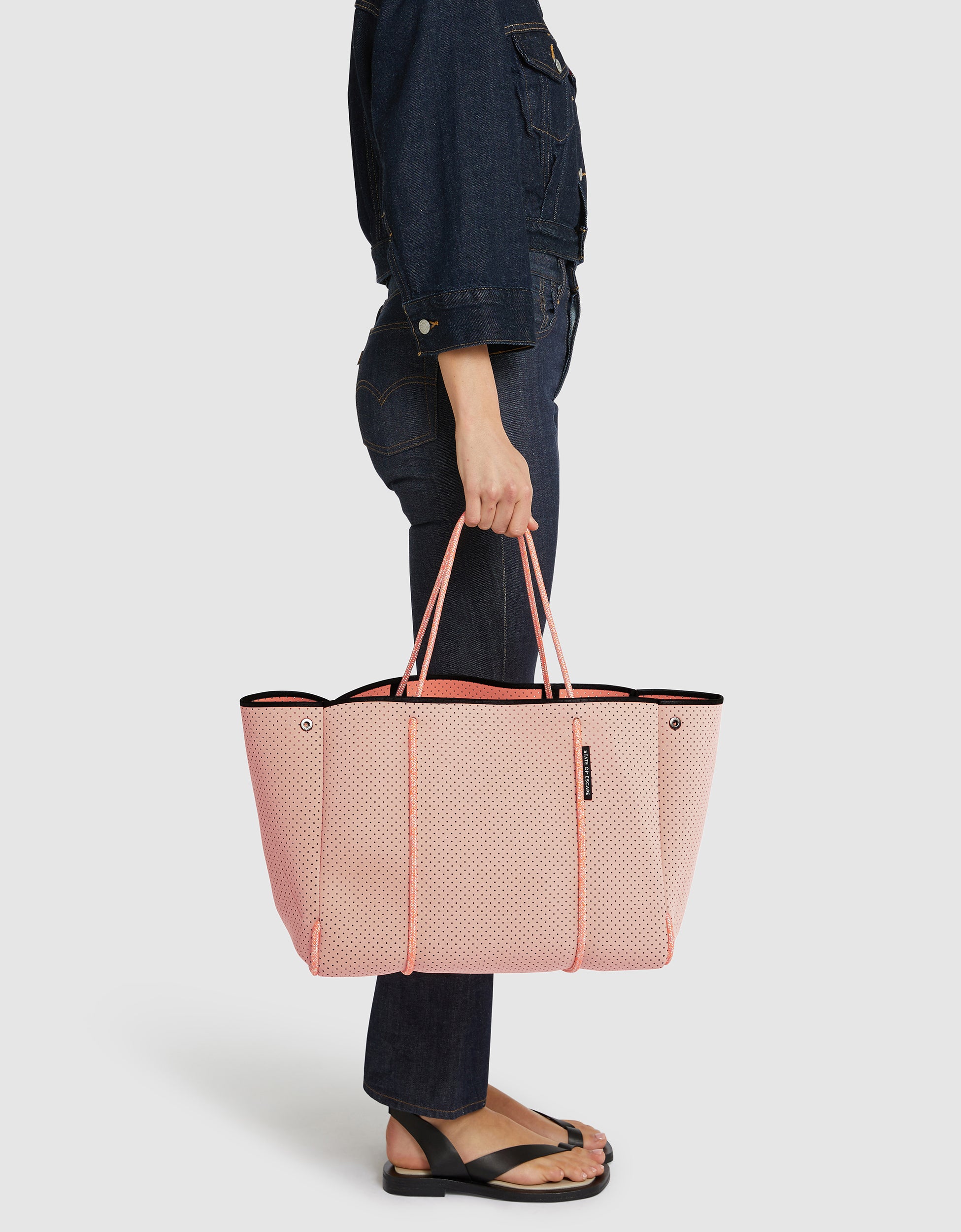 Escape tote in himalayan salt / sunset