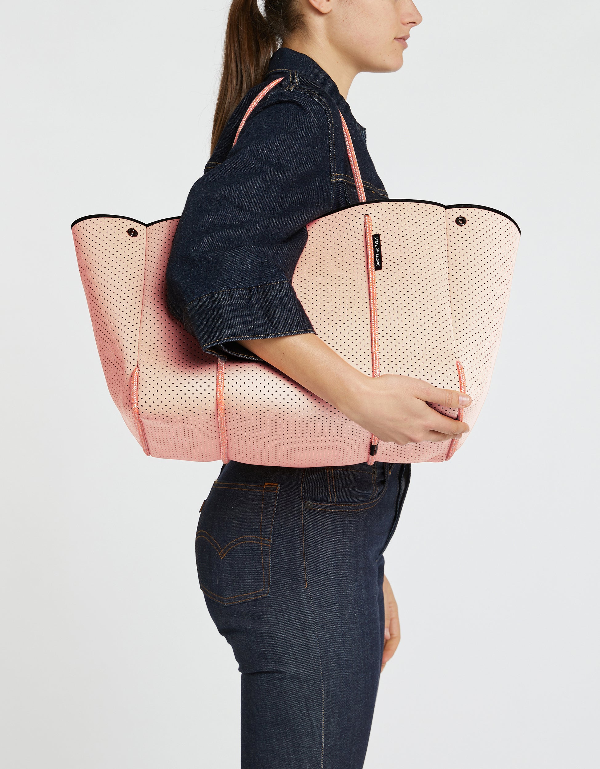 Escape tote in himalayan salt / sunset