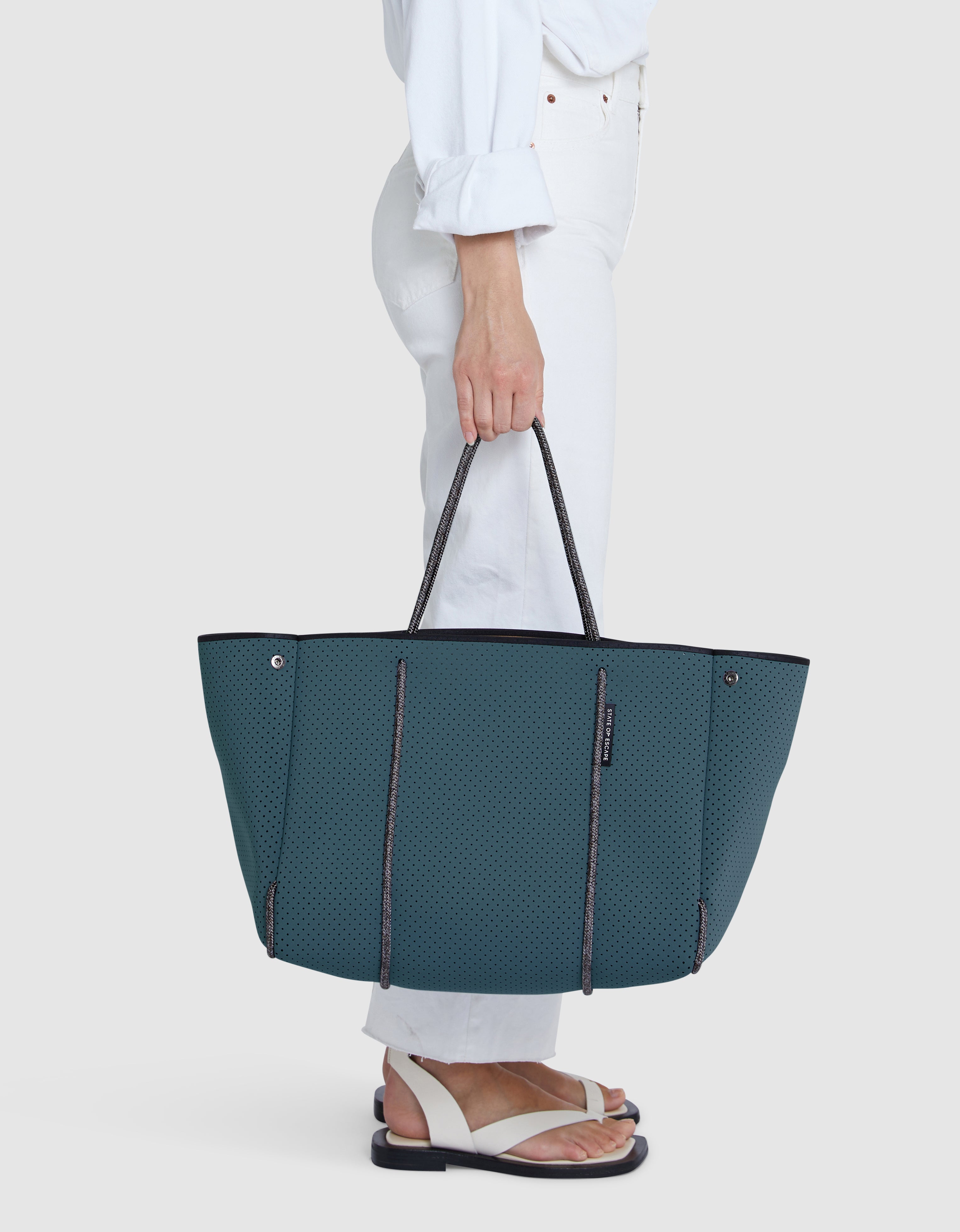 Escape tote in ocean slate