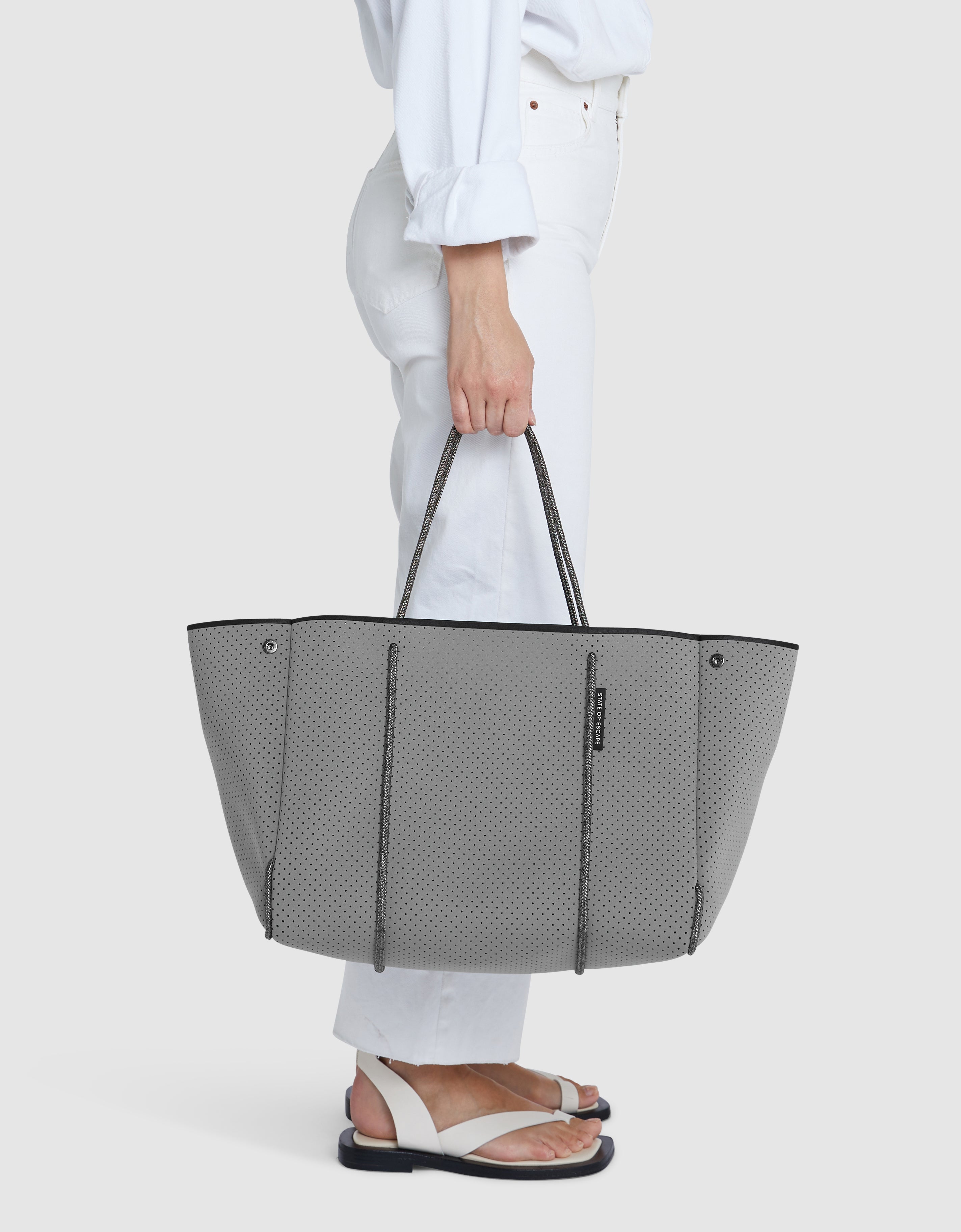 Escape™ tote In dove