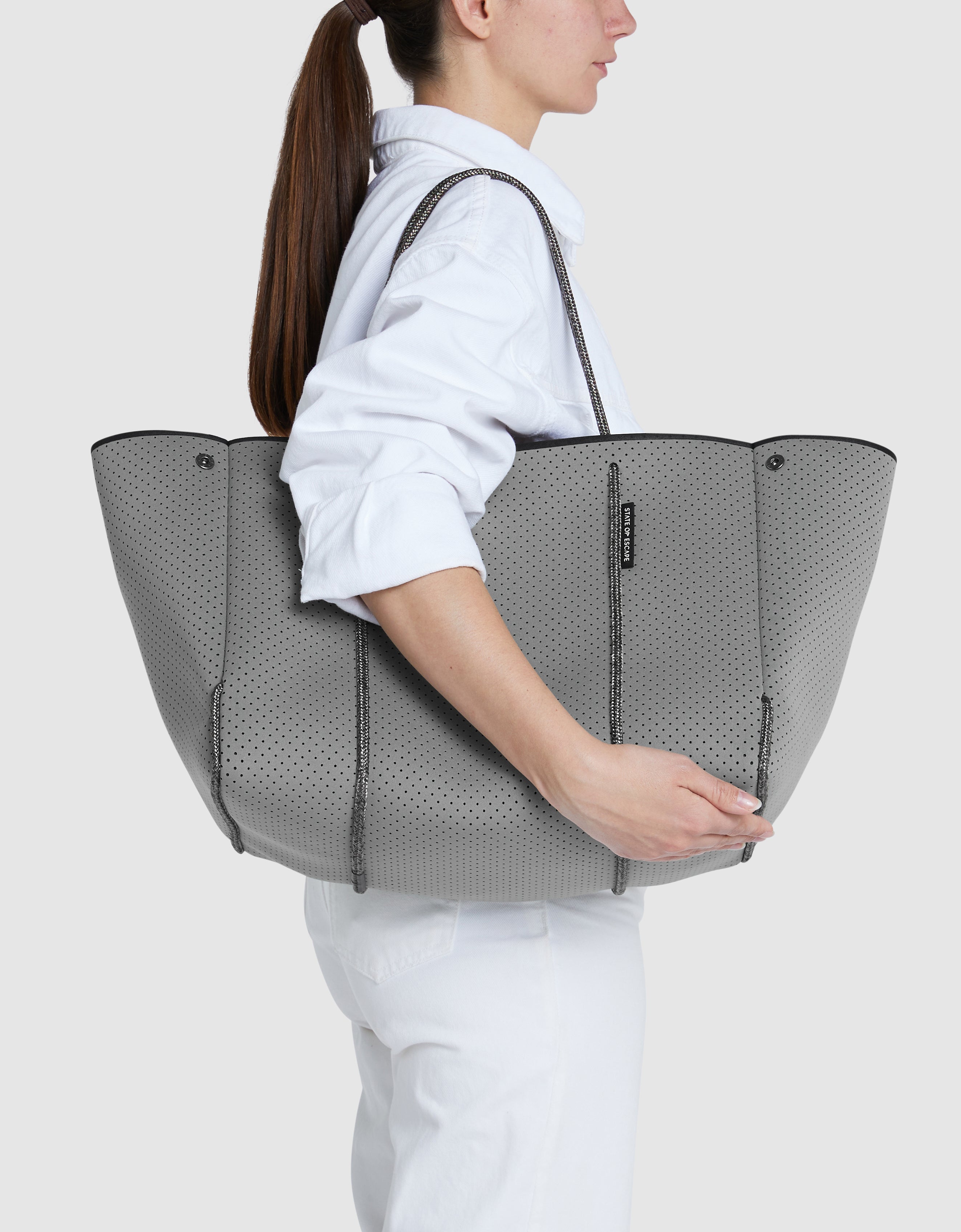 Escape™ tote In dove