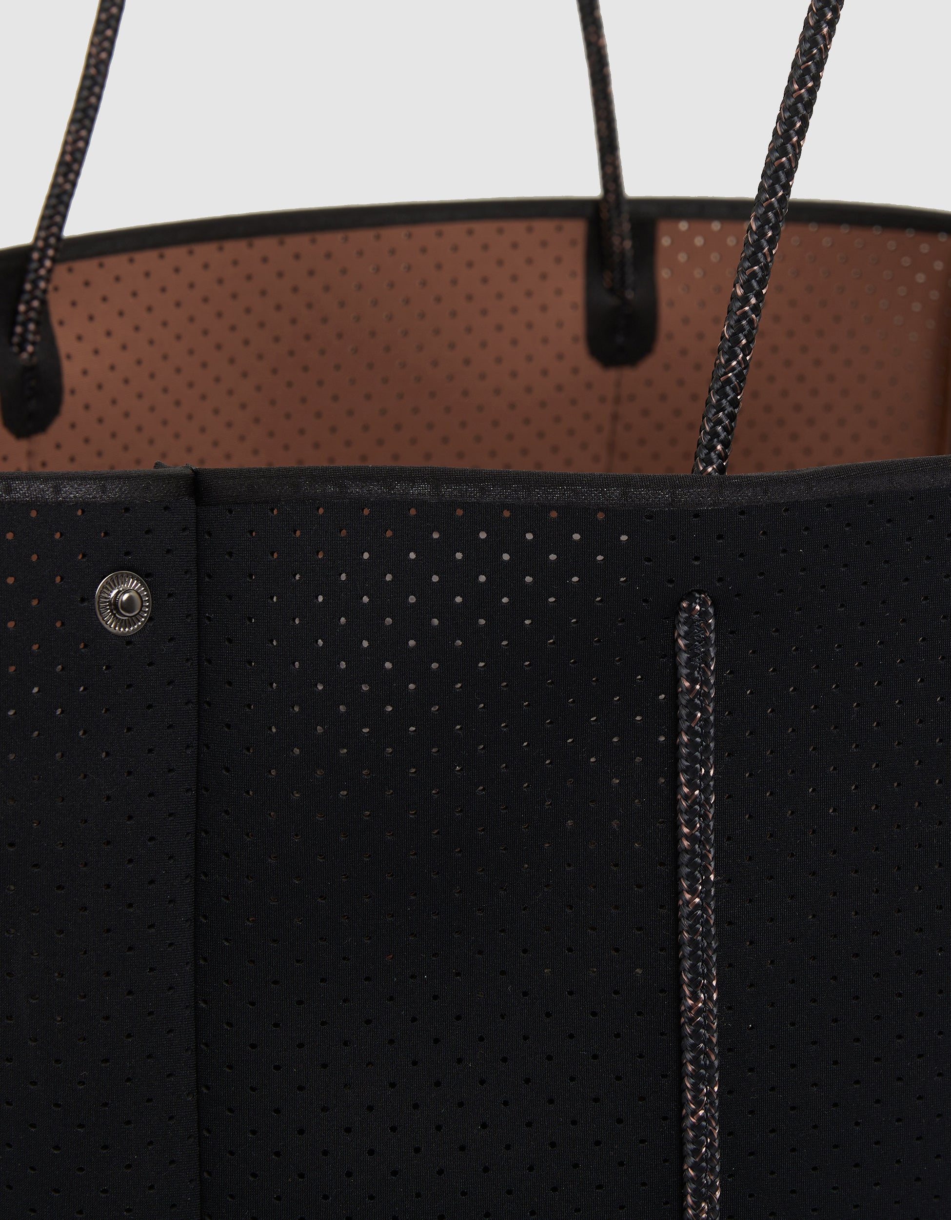 Escape™ tote in black / saddle (dual tone)