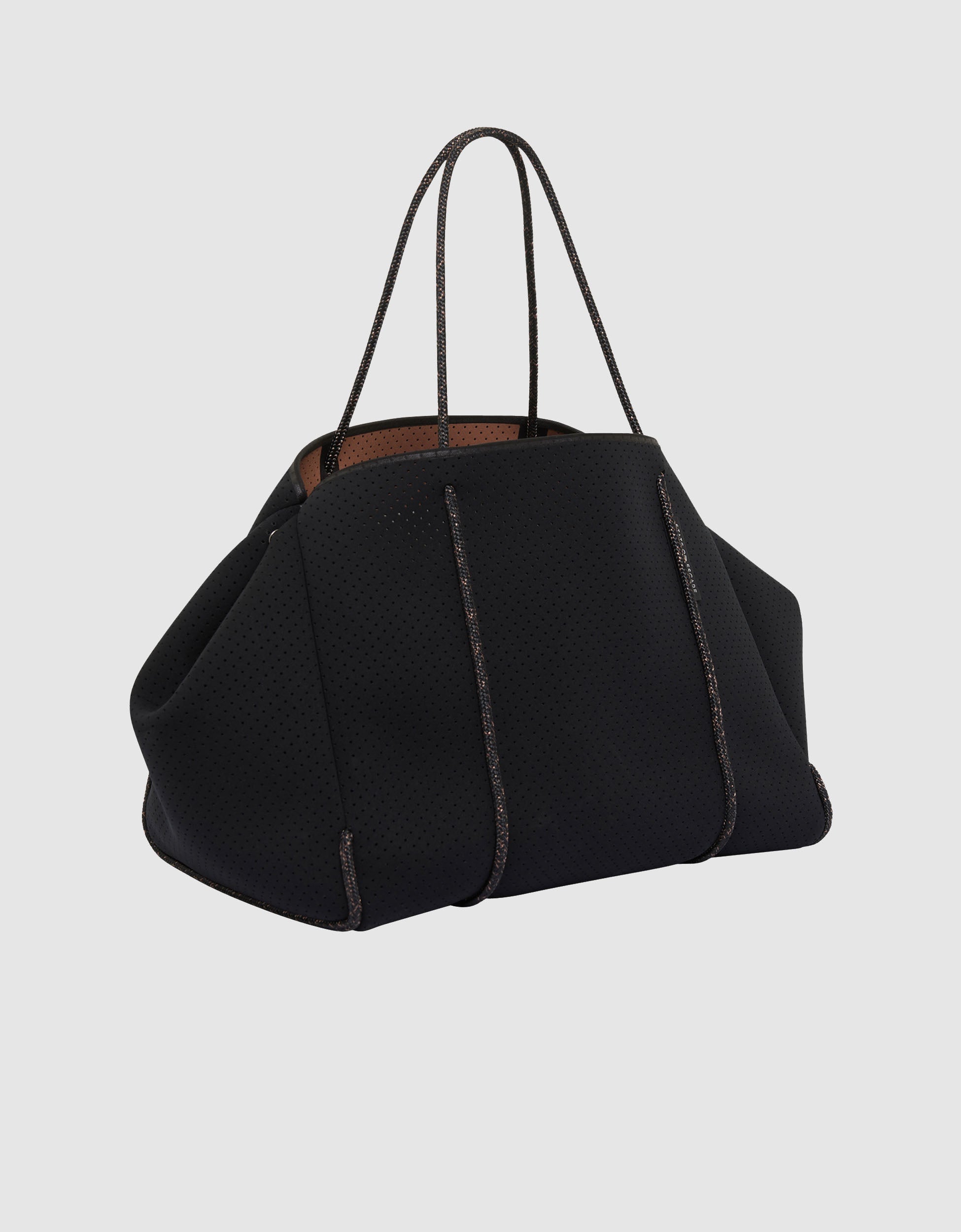 Escape™ tote in black / saddle (dual tone)