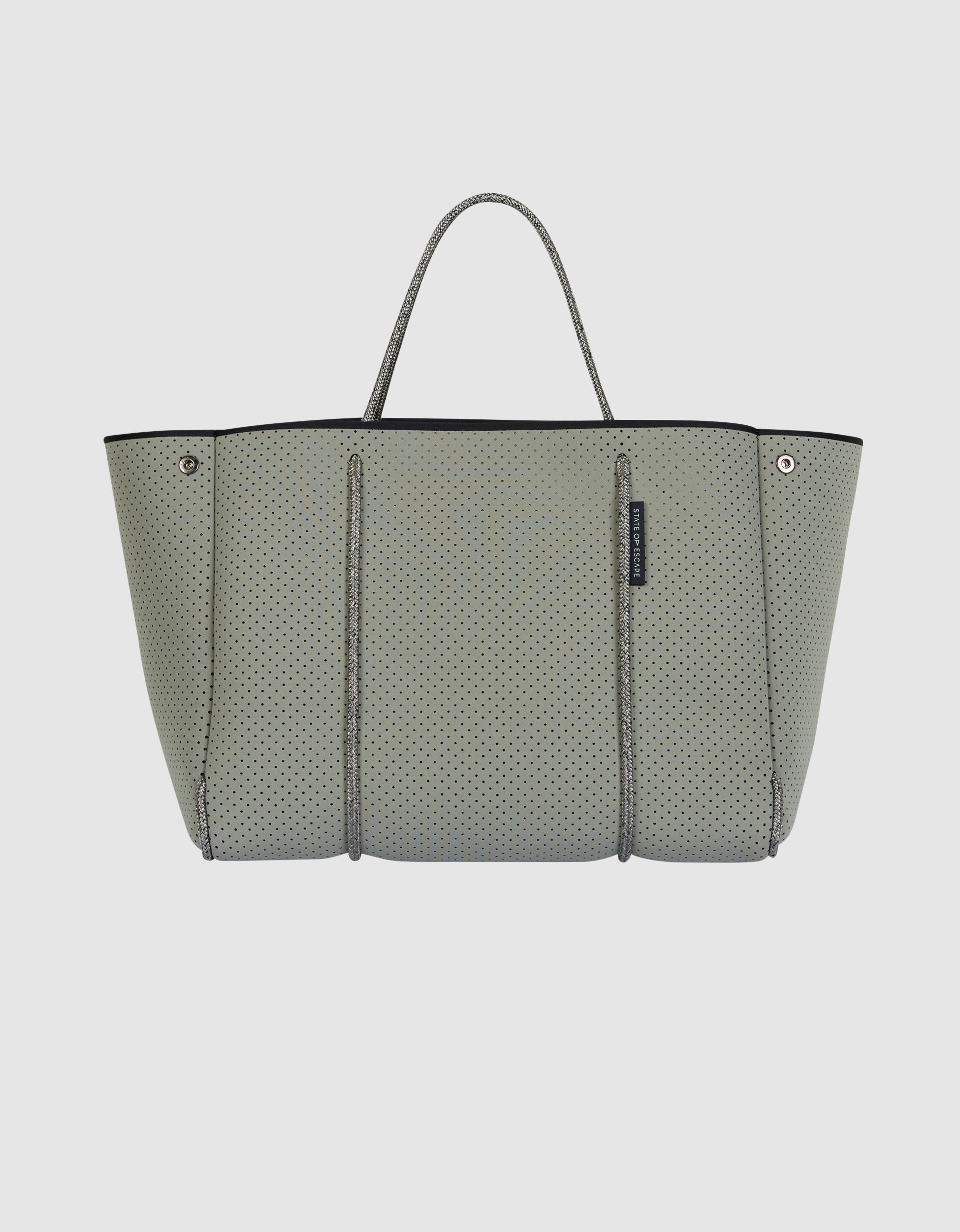 Escape™ tote in sage green – State of Escape