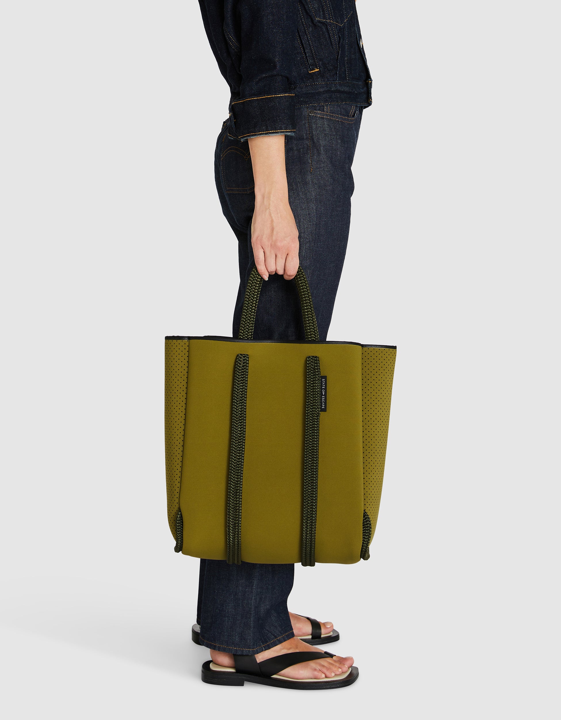 Satellite Folio Tote In Cactus – State of Escape 