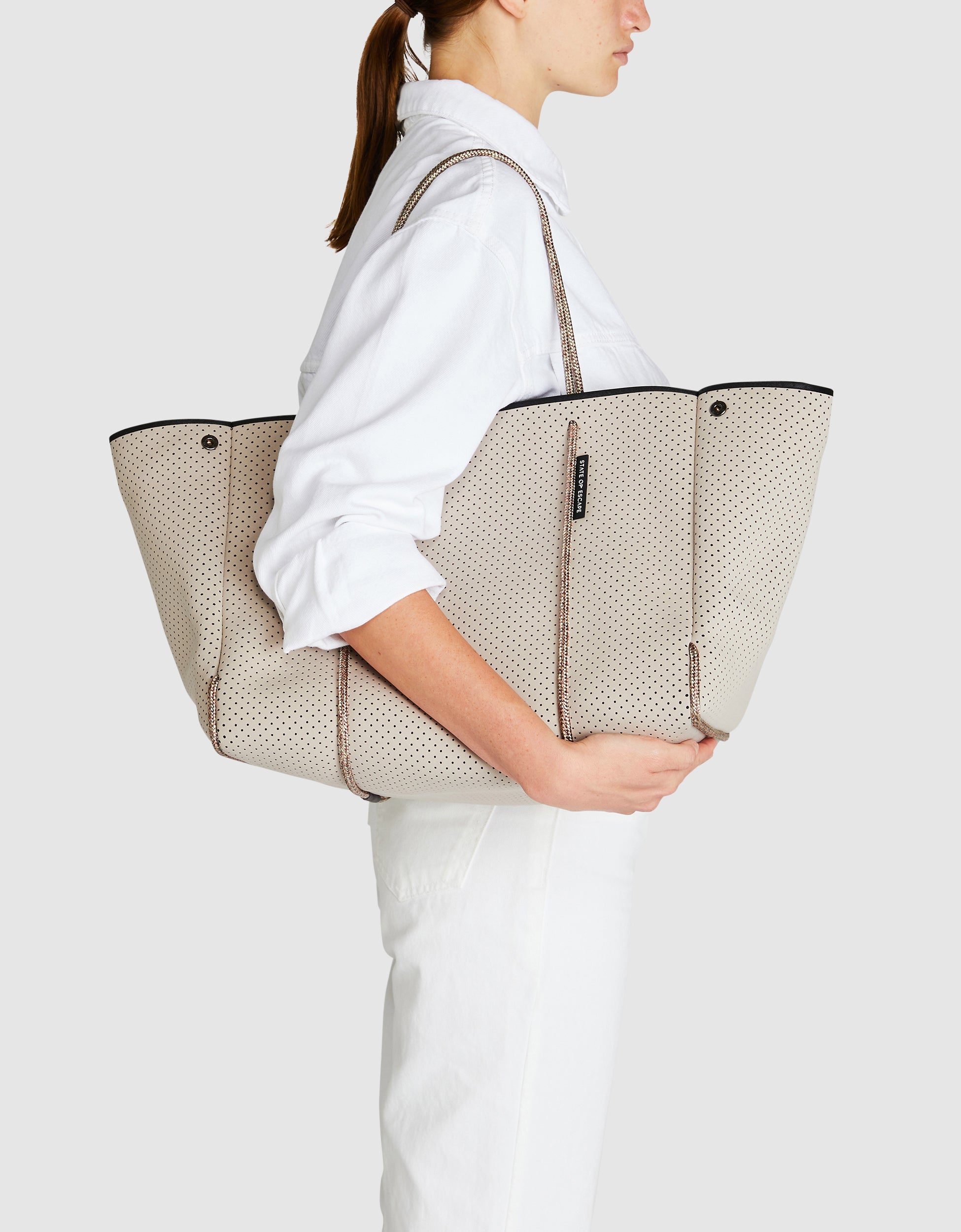 Escape™ tote in stone / washed lapis (dual tone)