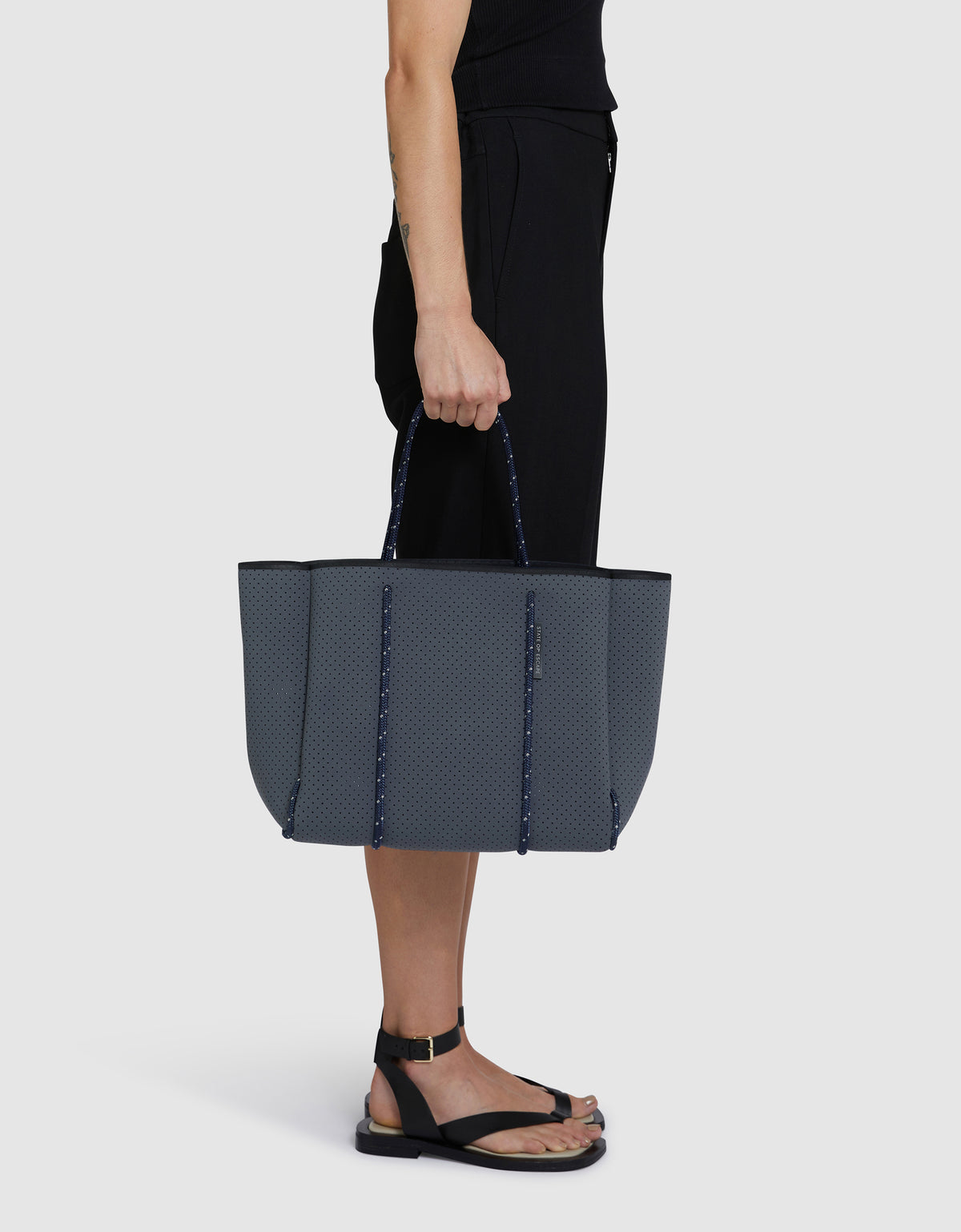 Flying Solo tote in pewter / navy (dual tone)