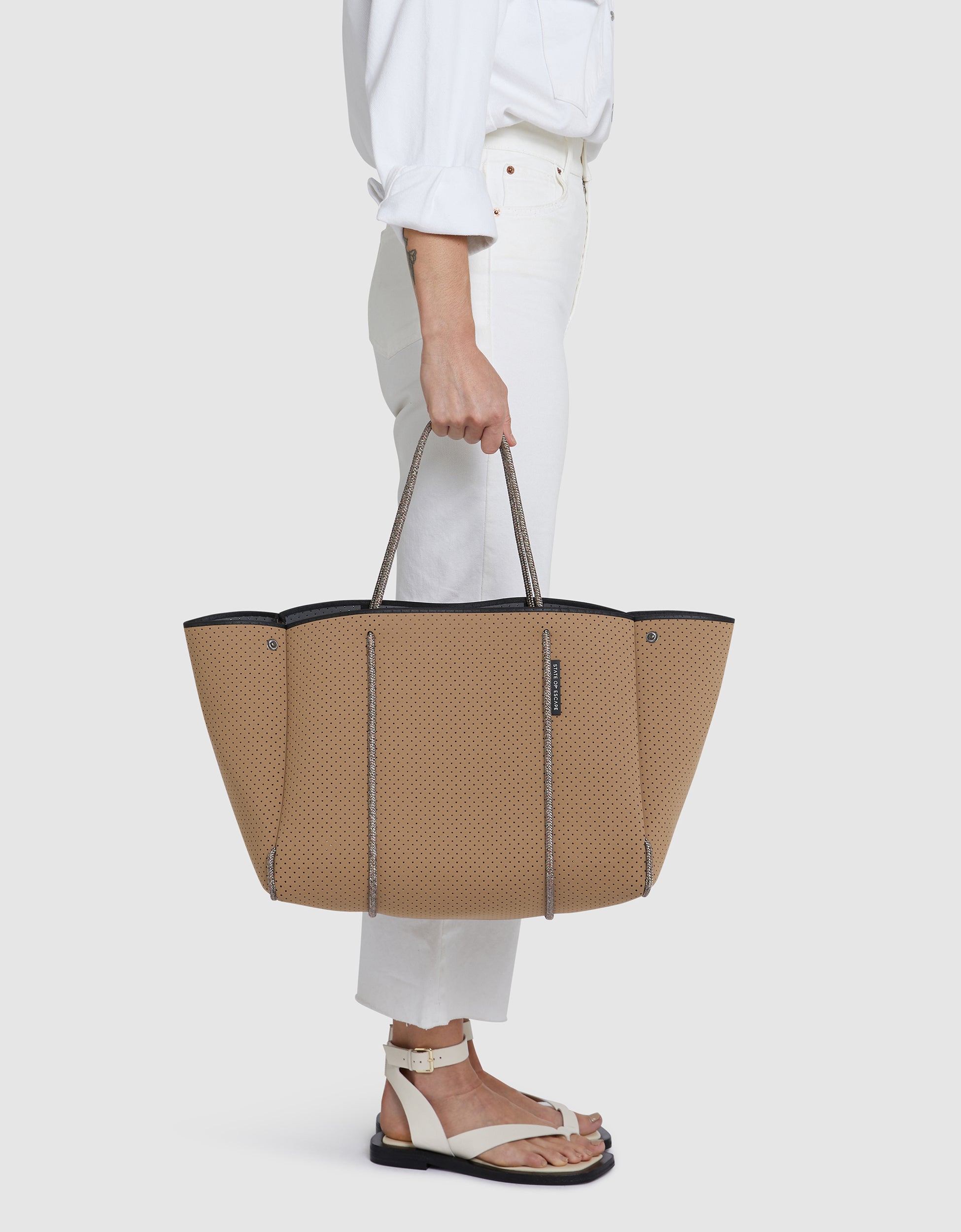 Escape™ tote in caramel / steel (dual tone)
