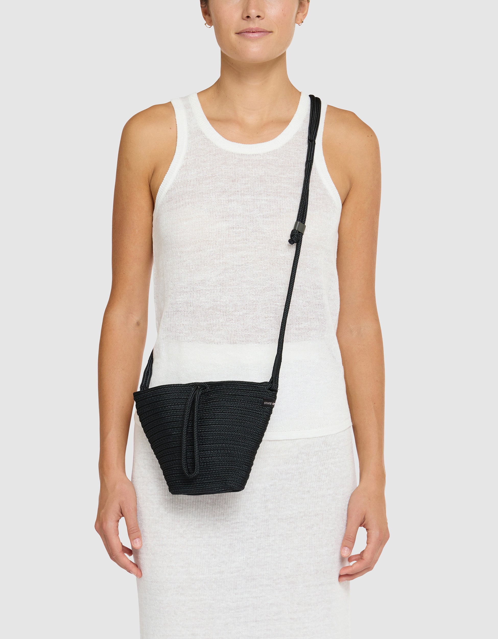 Adrift crossbody in black