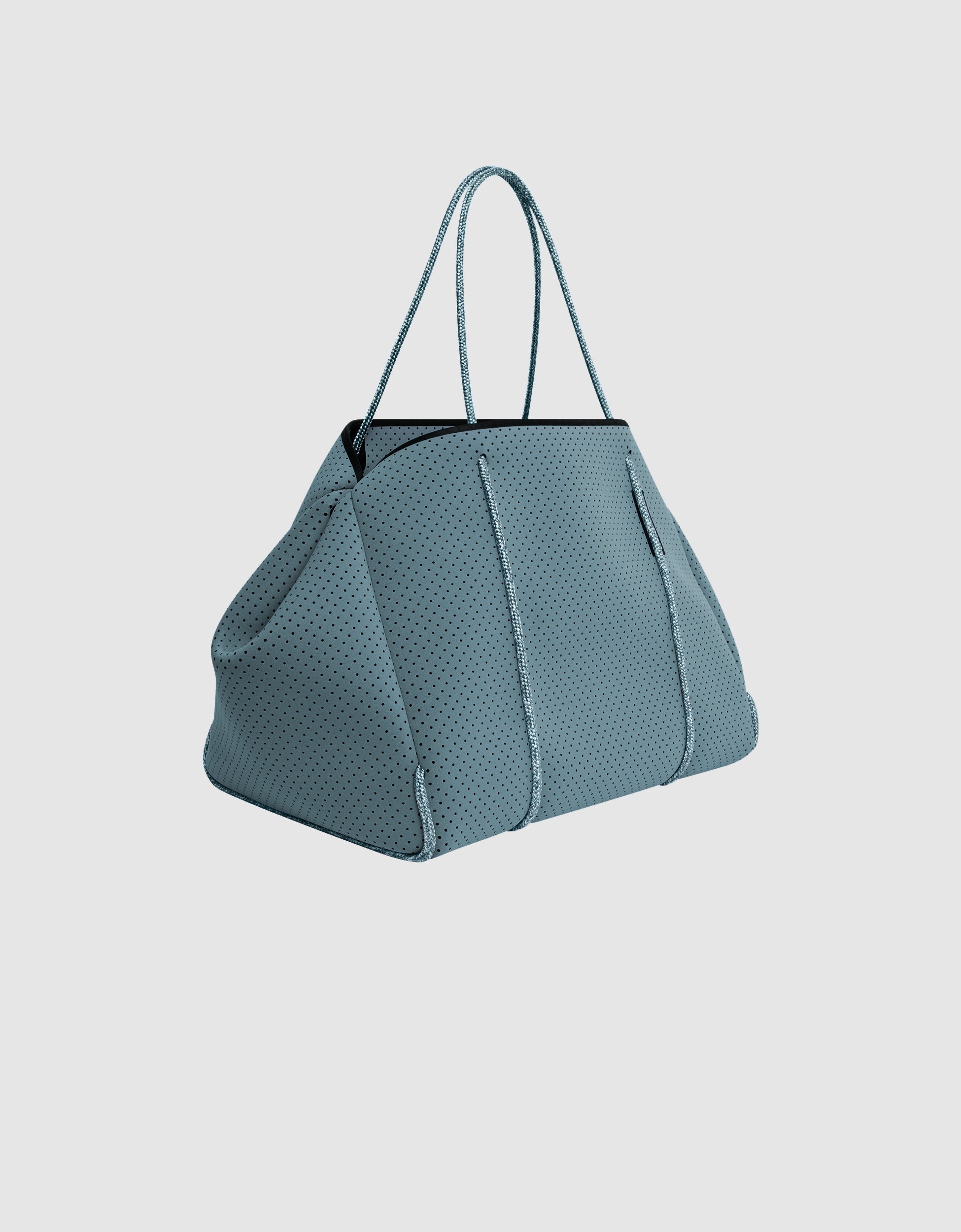 Escape tote in chambray