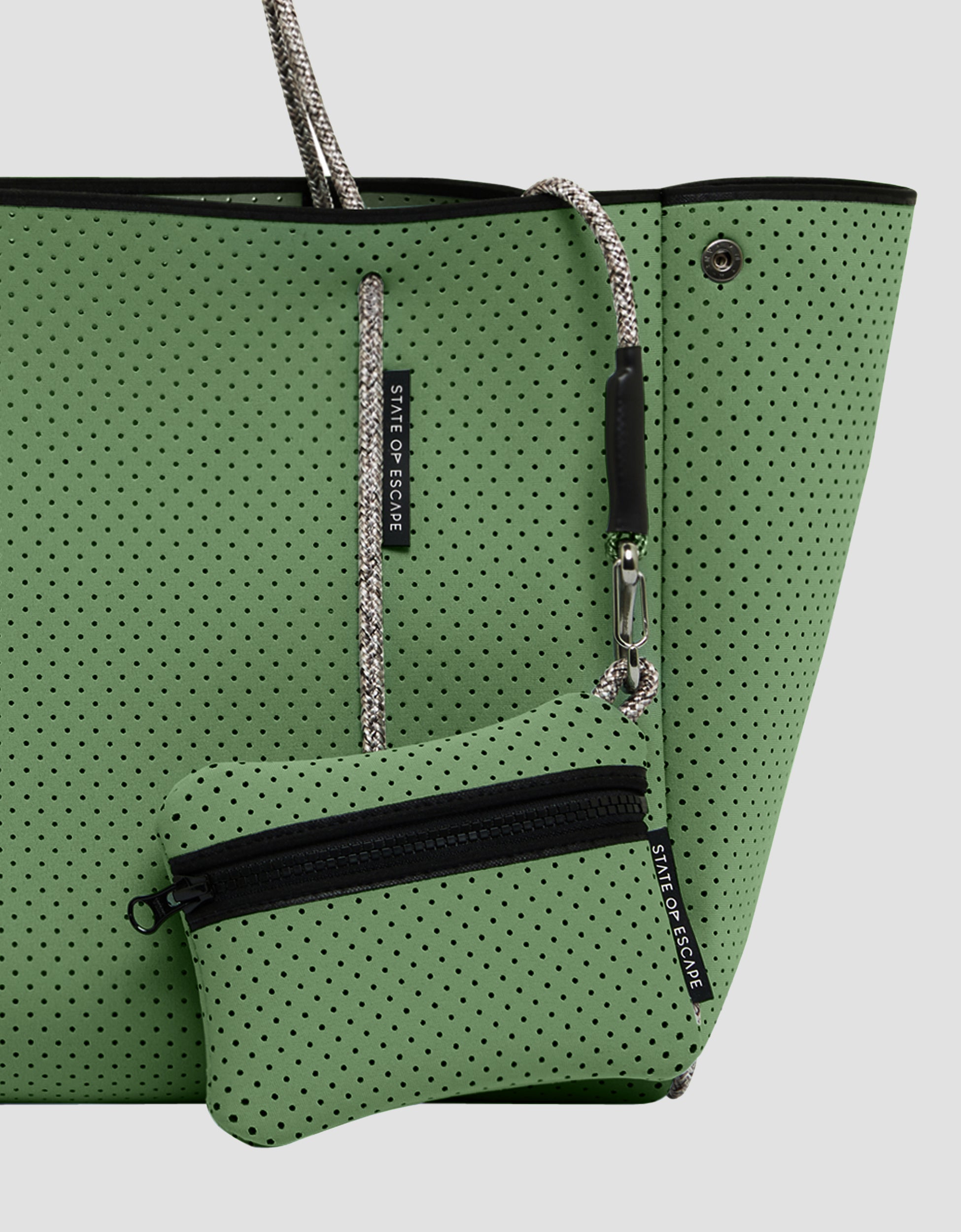 Escape tote in eucalyptus / sea salt