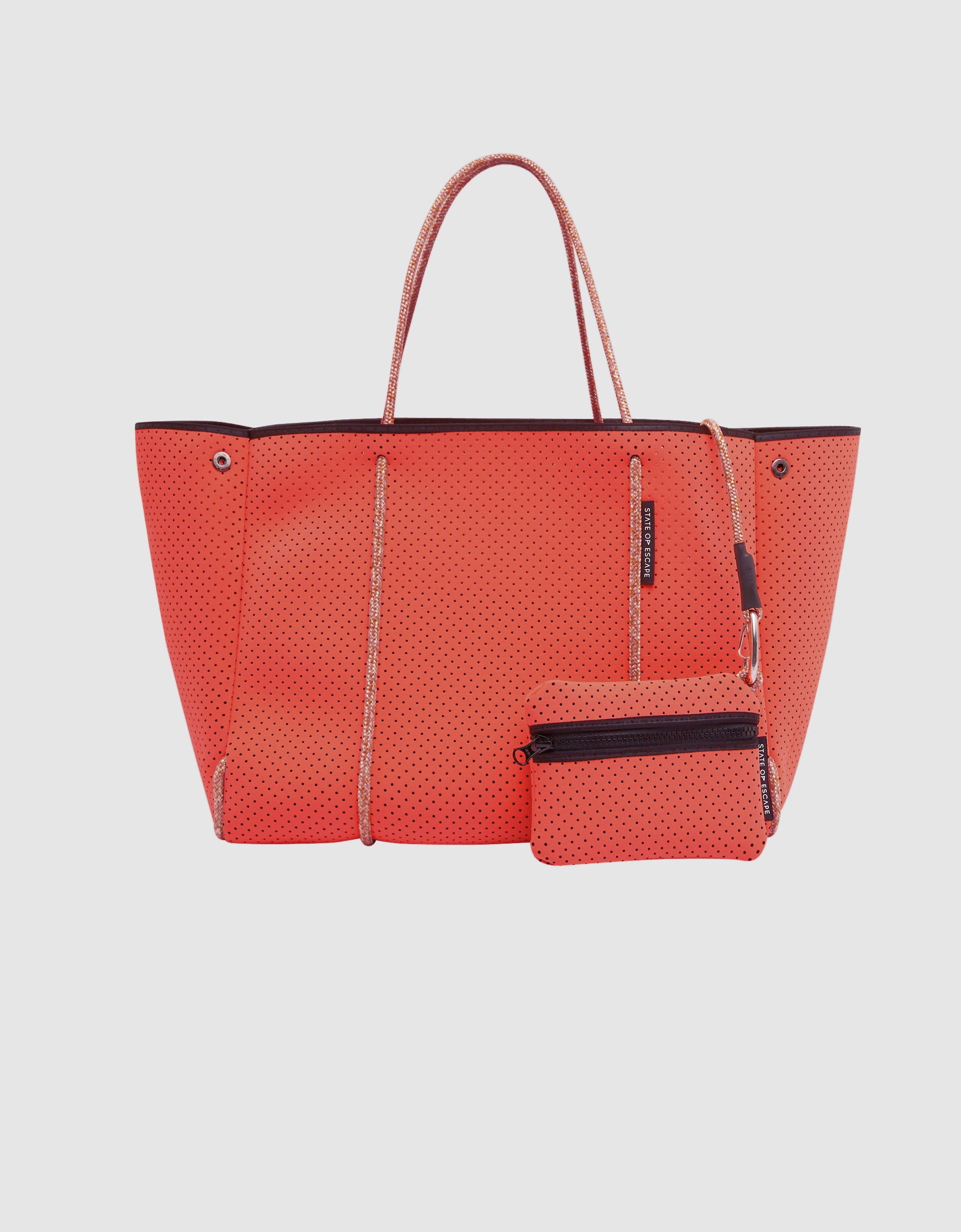 Escape tote in guava