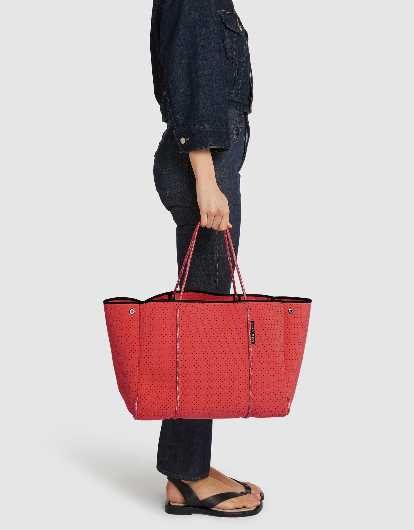 Escape tote in guava – State of Escape