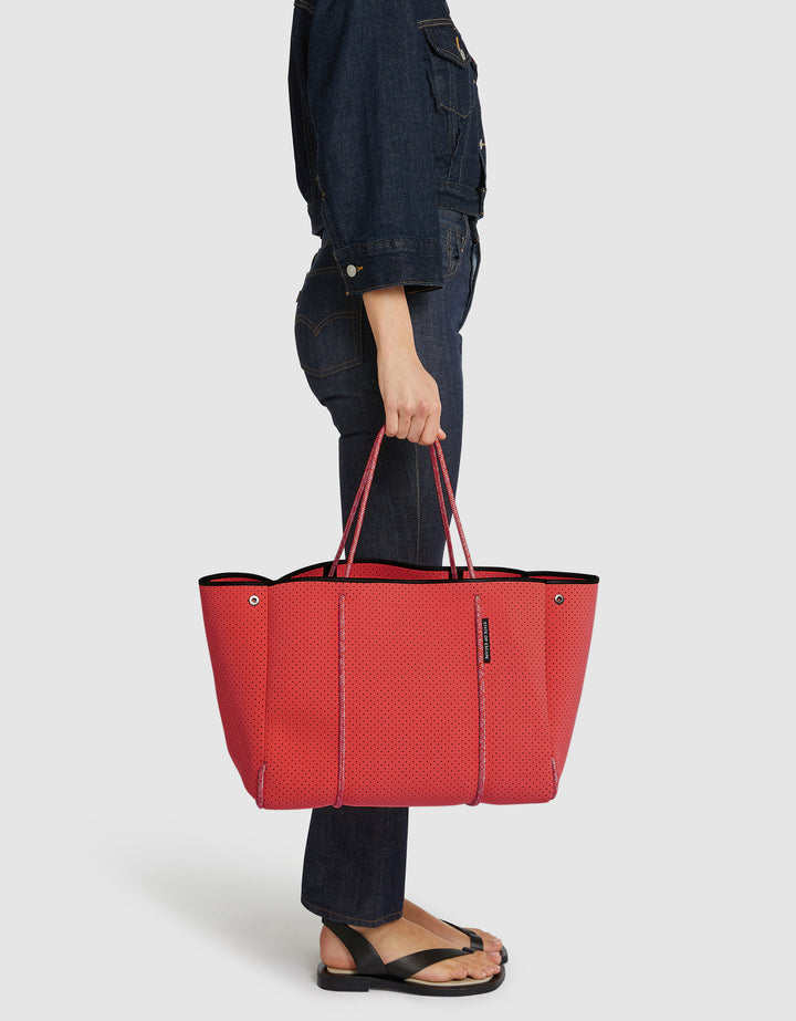 Escape tote in guava – State of Escape