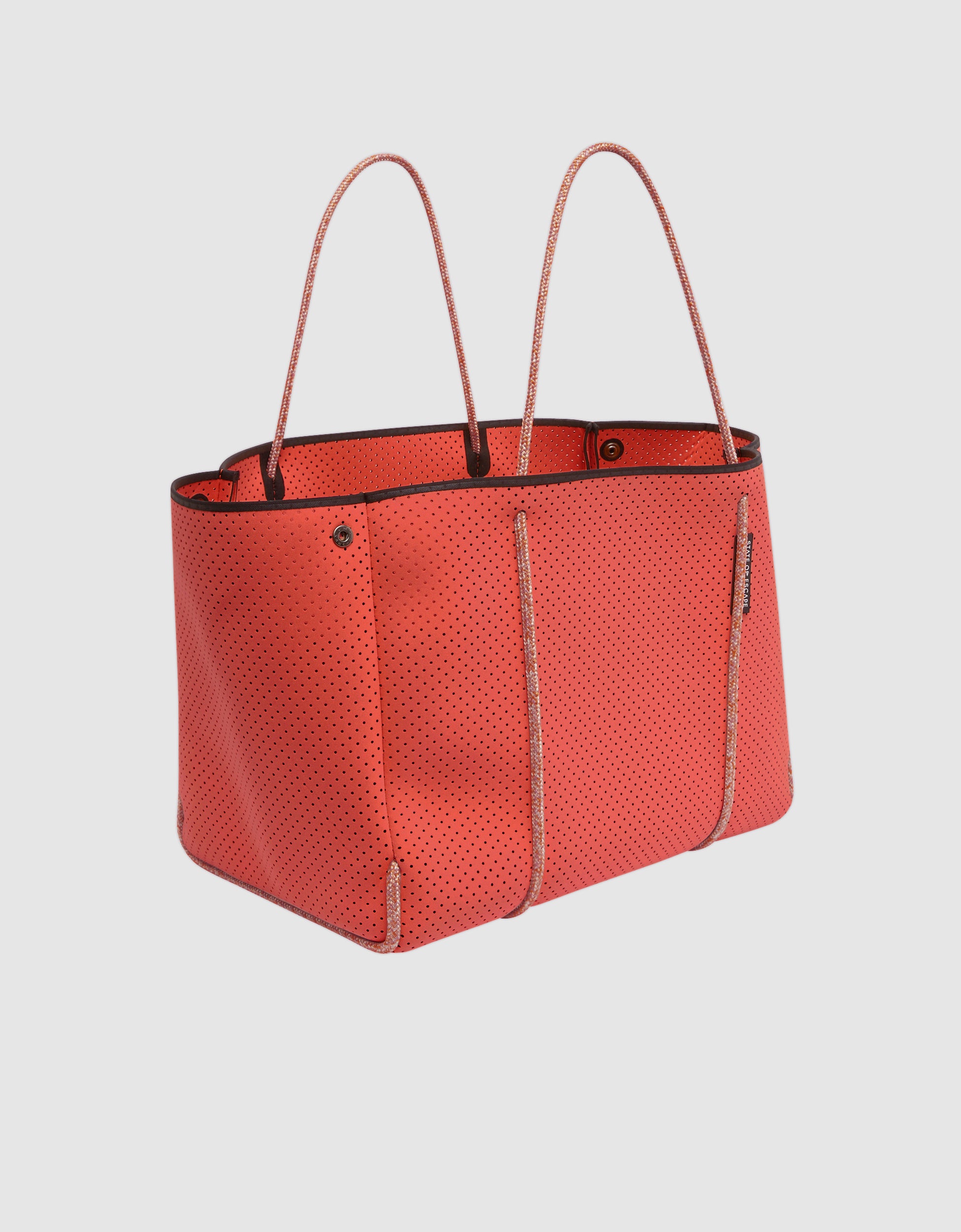 Escape tote in guava