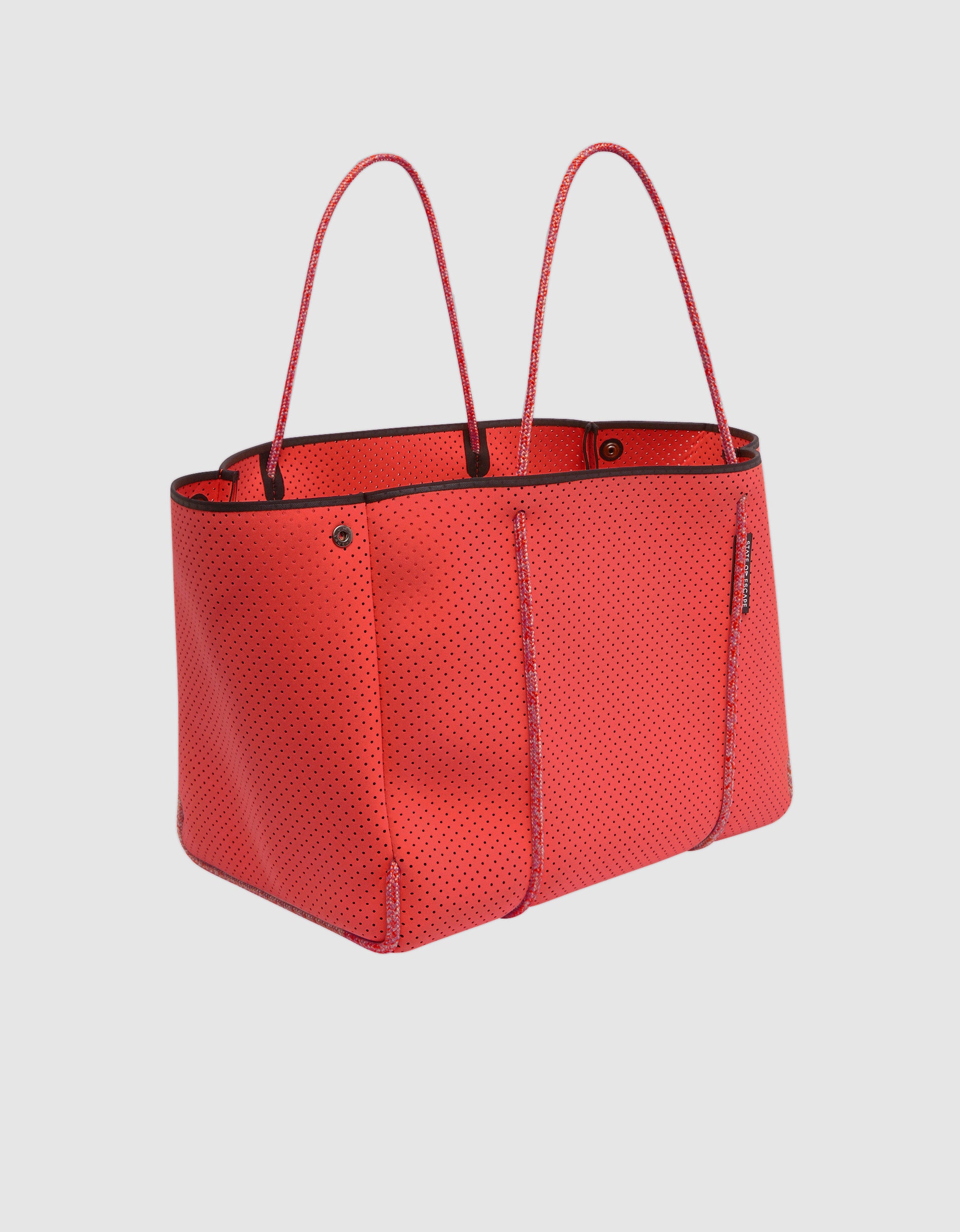 Escape tote in guava