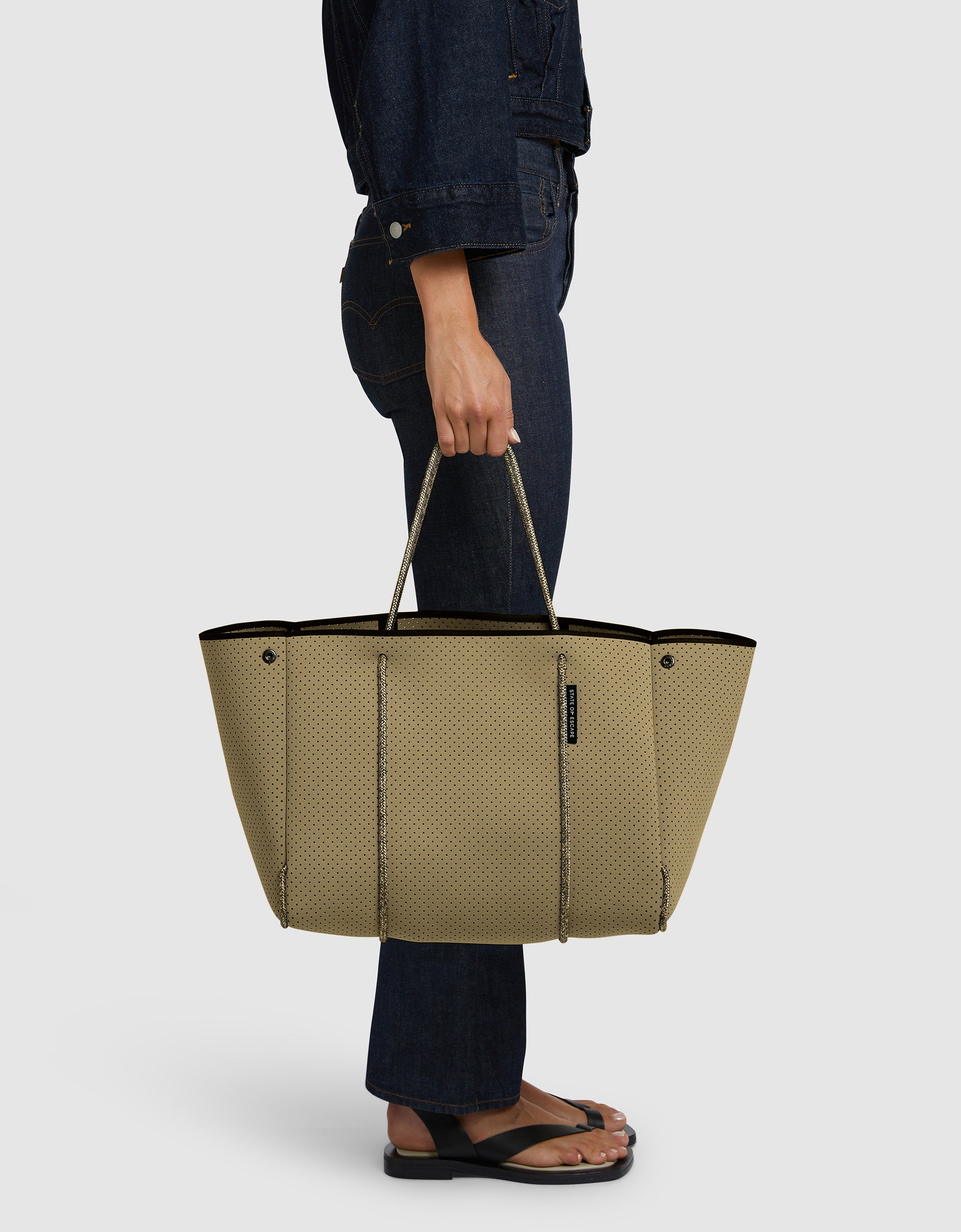 Escape tote in Jute