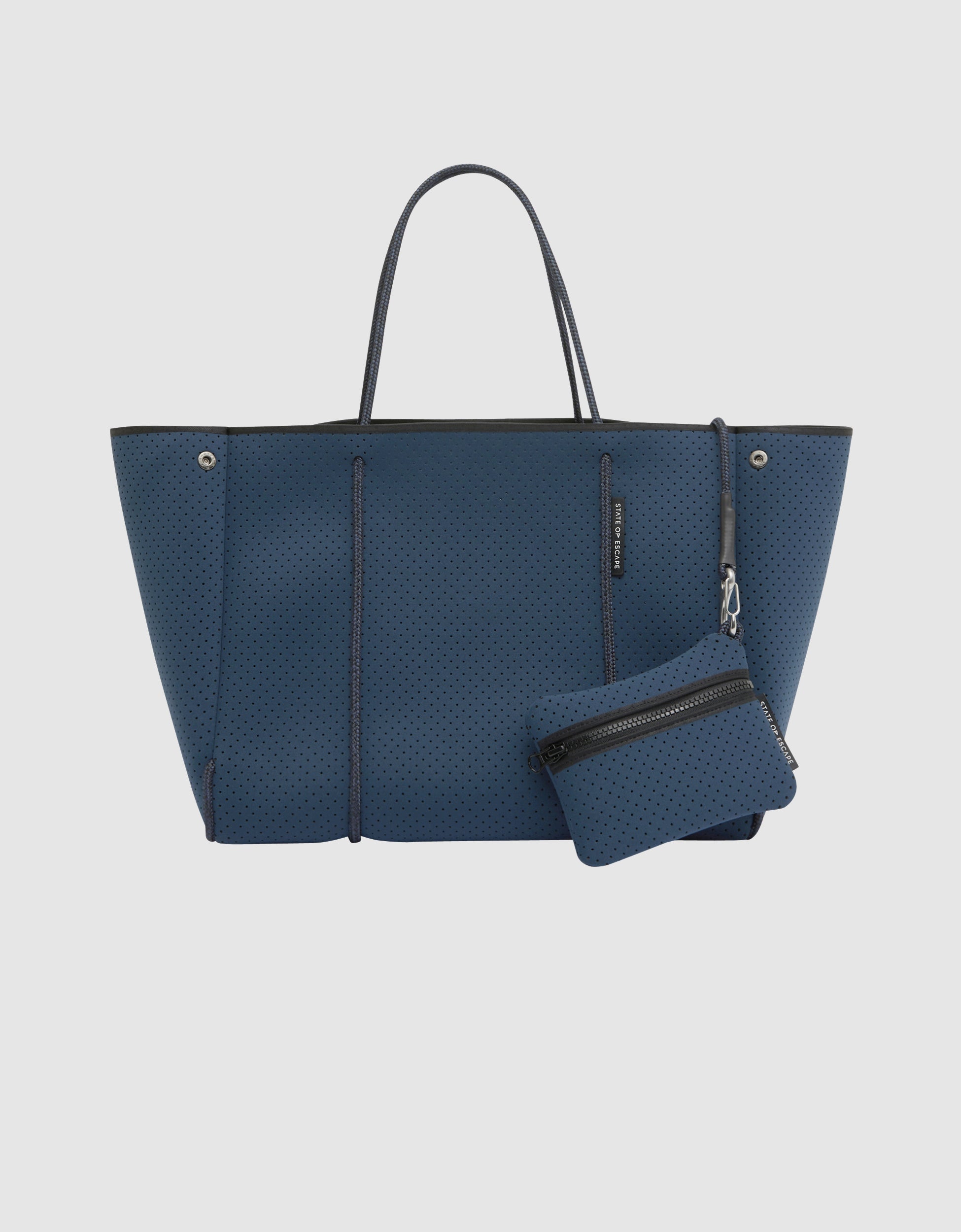 Escape™ tote in midnight