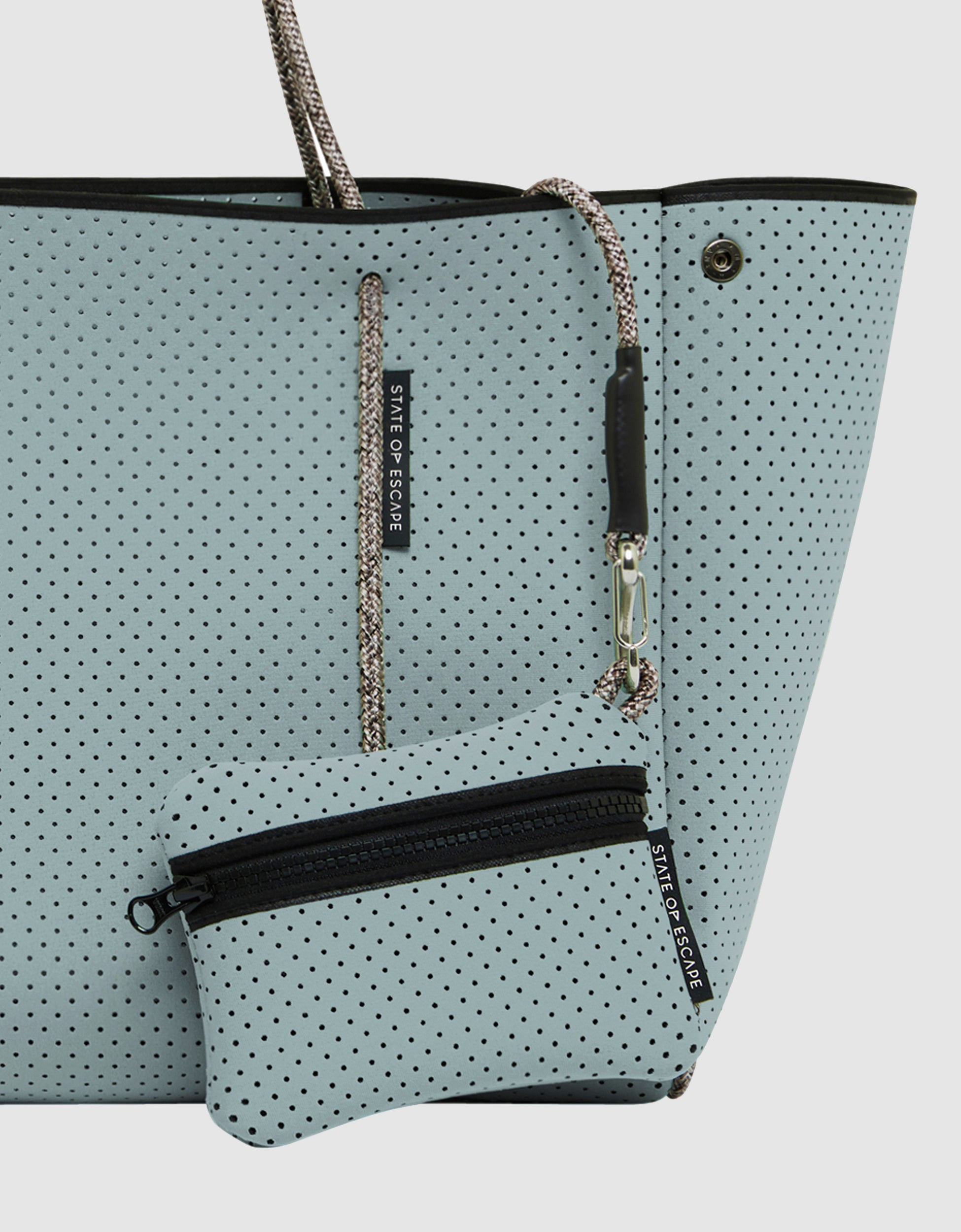 Escape tote in mystic blue