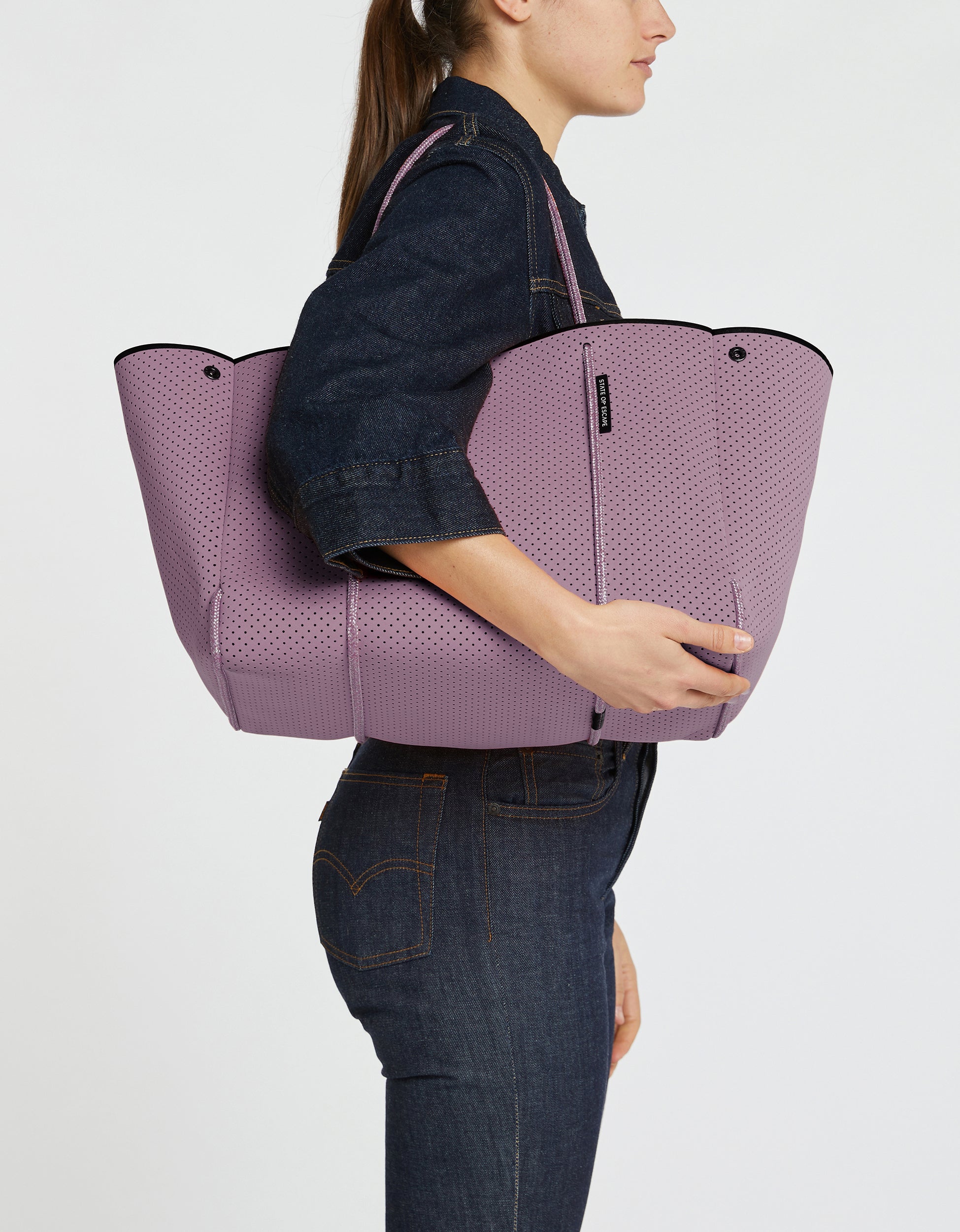 Escape tote in orchid