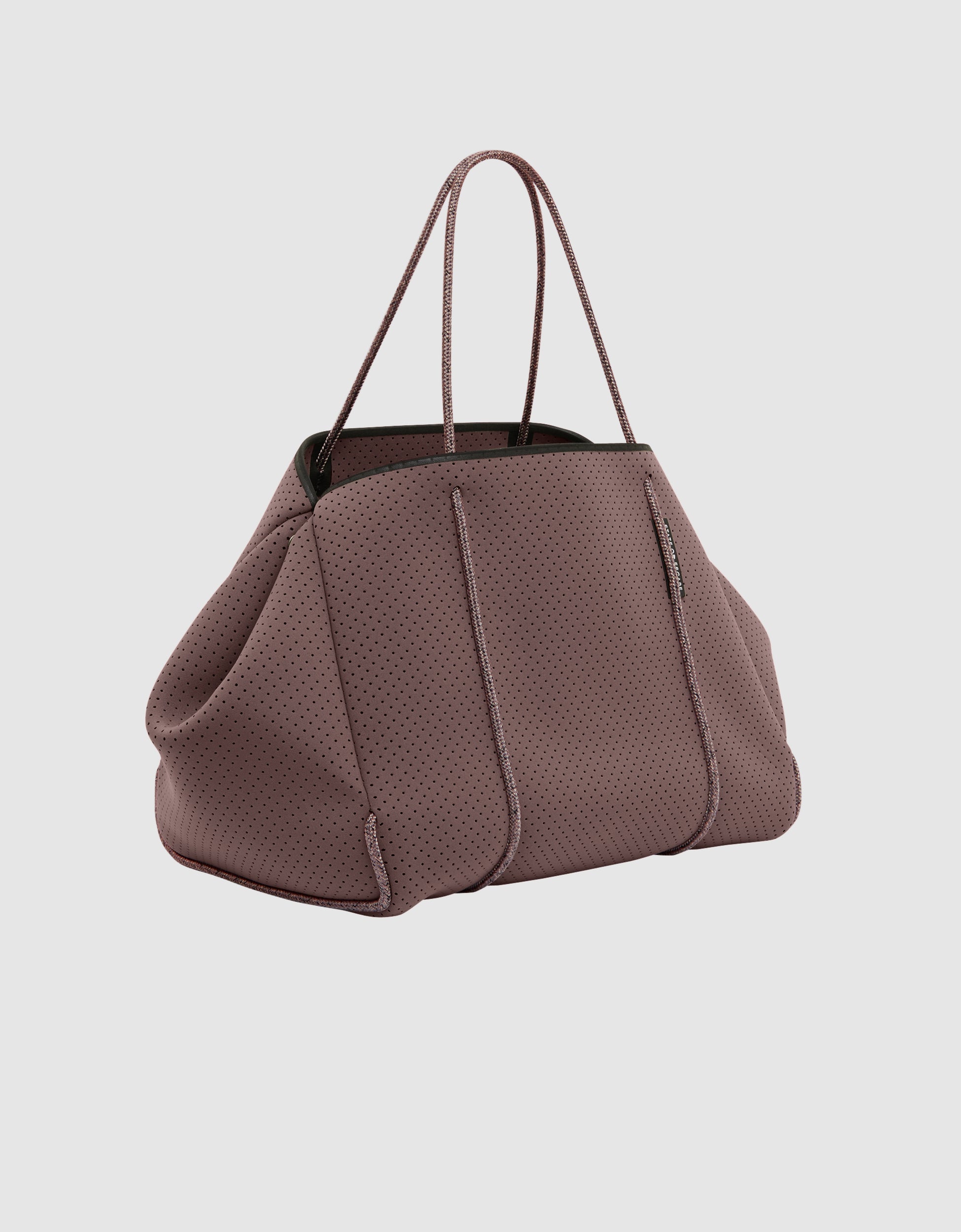 Escape tote in peppercorn