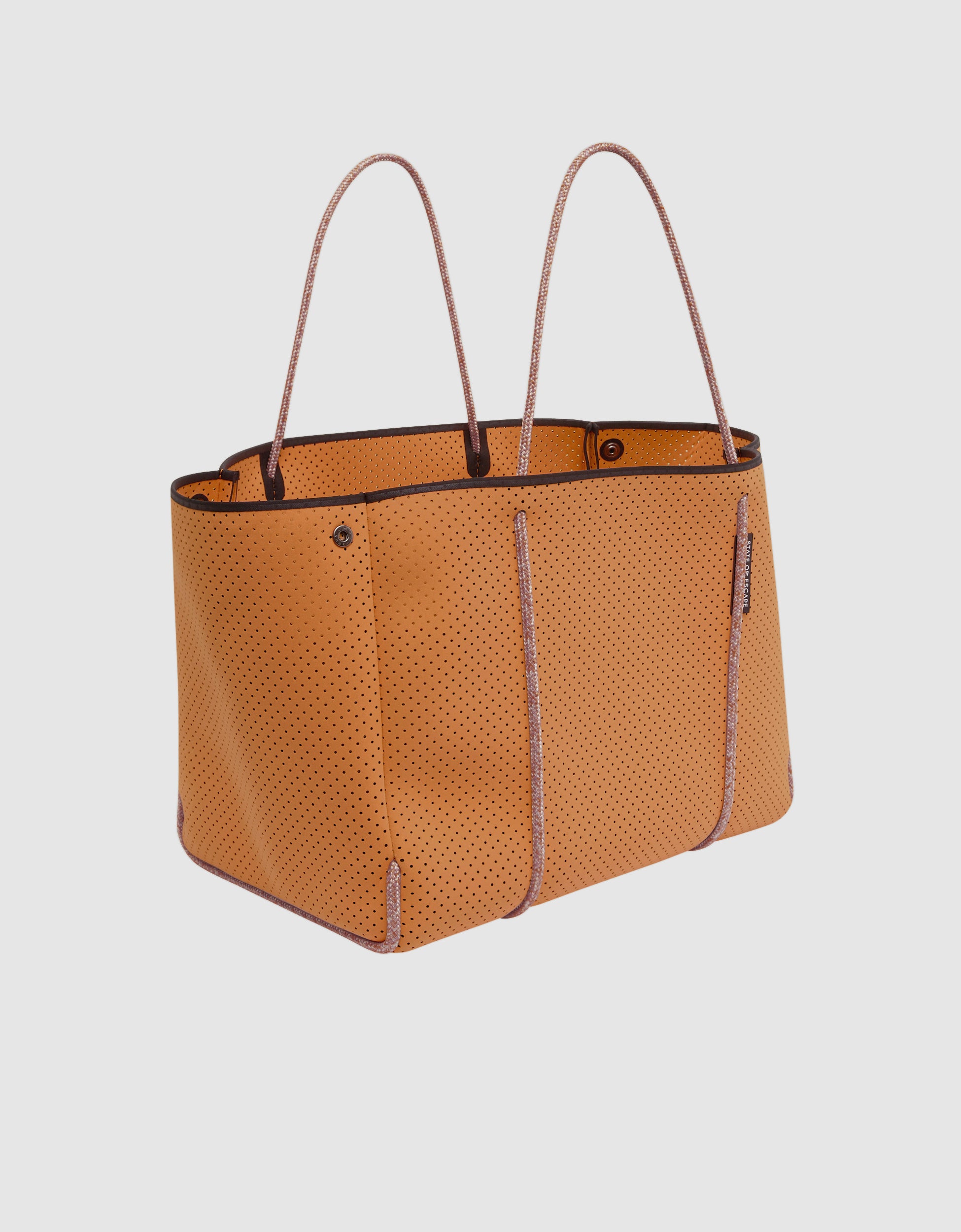 Escape tote in peach haze