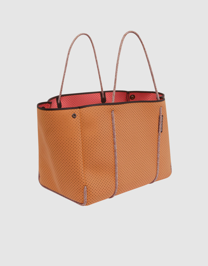 Escape tote in peach haze / guava – State of Escape