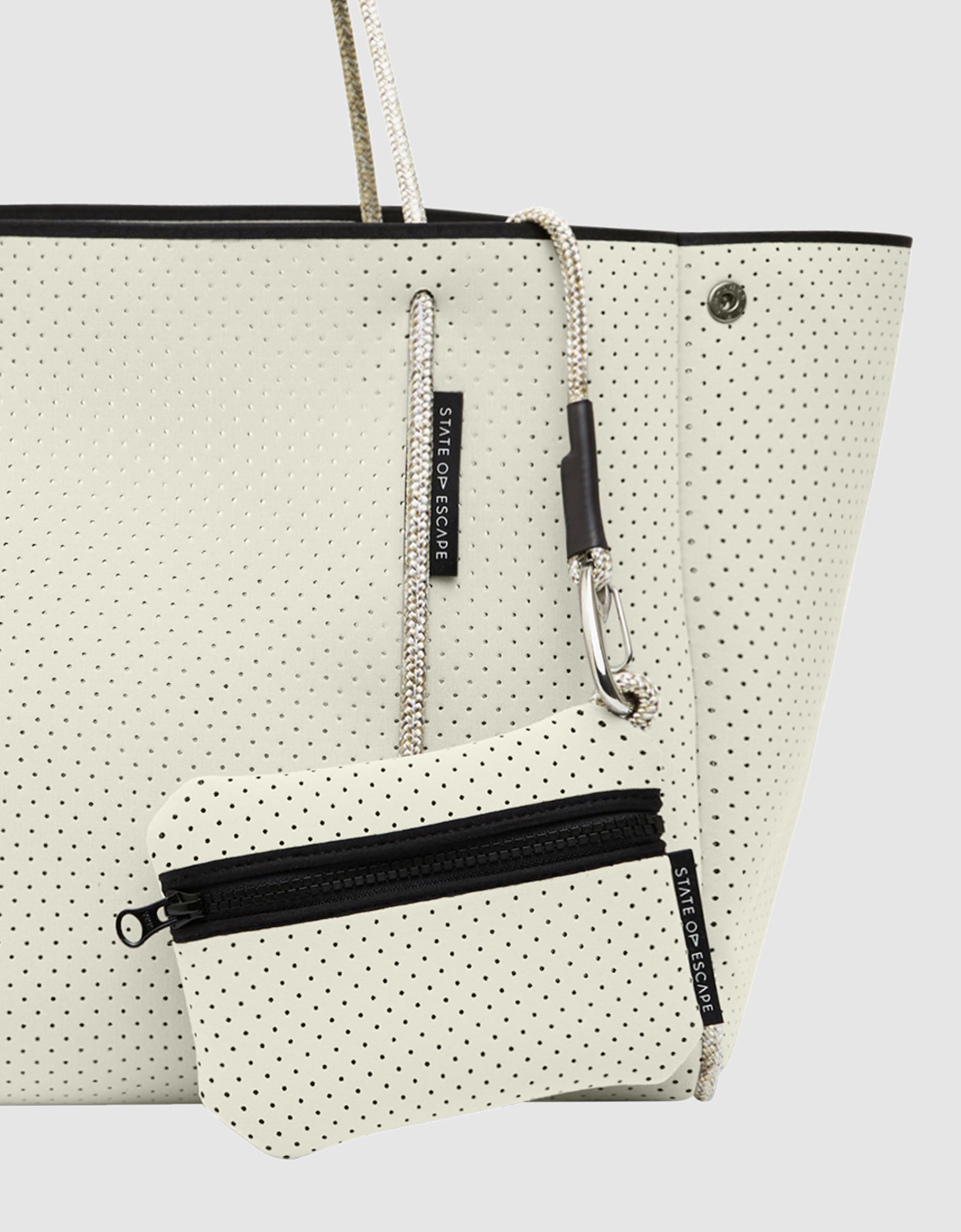 Escape tote in putty/sage green