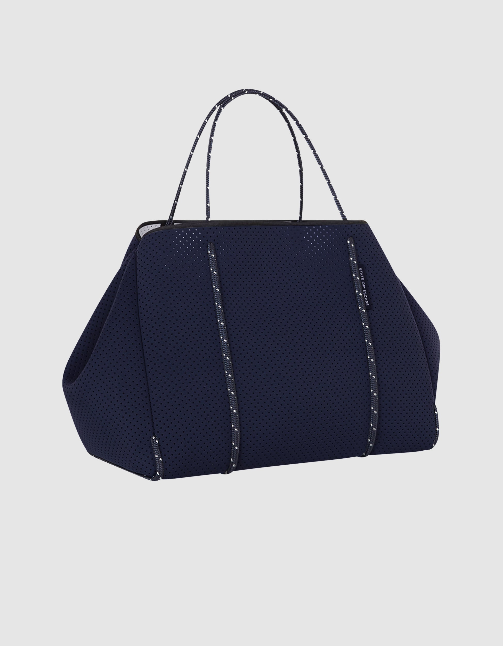 Escape tote in cosmos/white