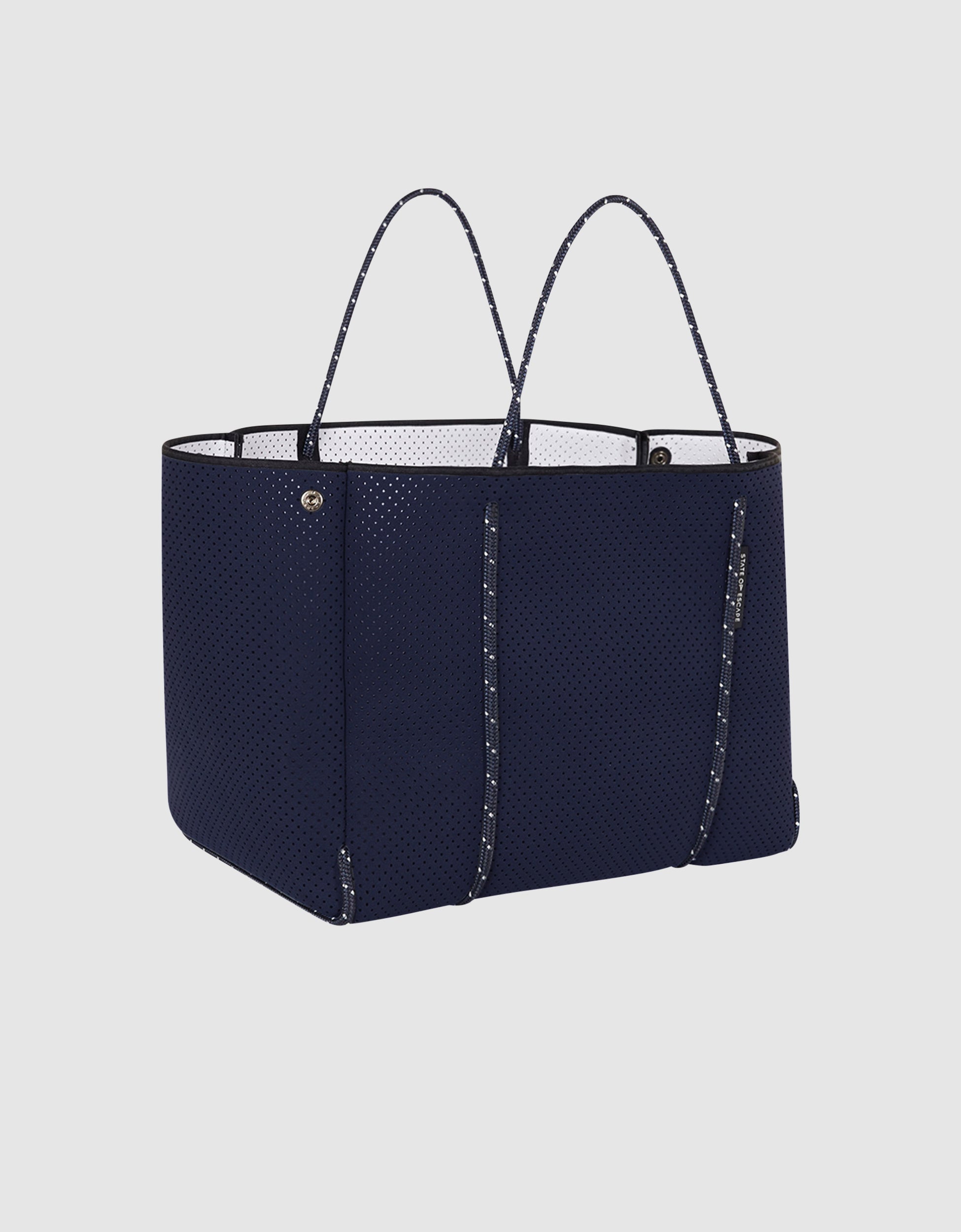 Escape tote in cosmos/white