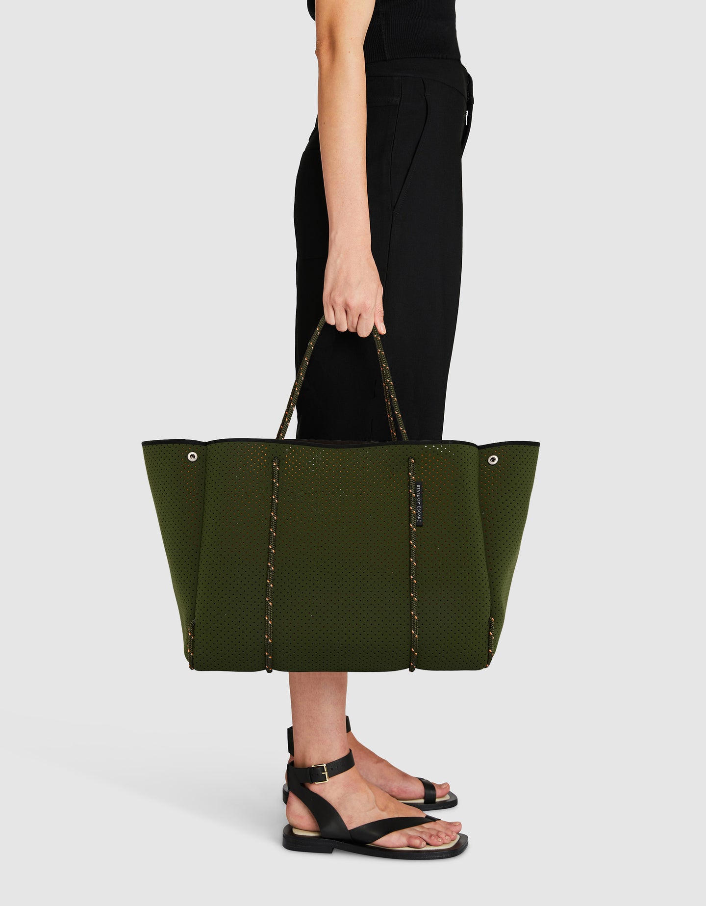Escape tote in khaki / electric orange (dual tone) – State