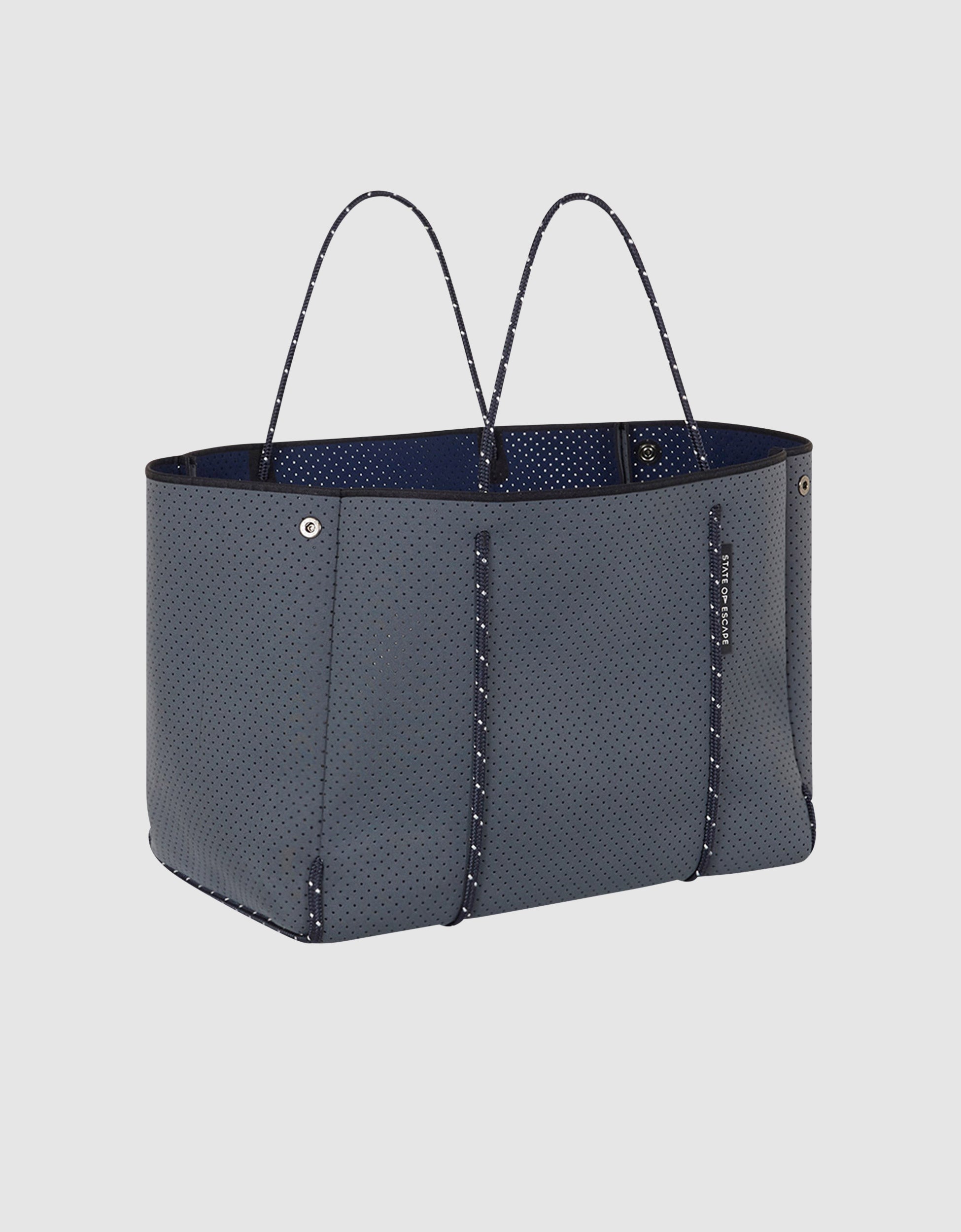 Escape™ tote in pewter