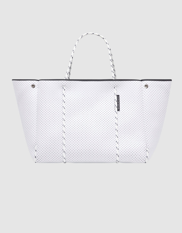 ESCWHT-EscapeWhite-