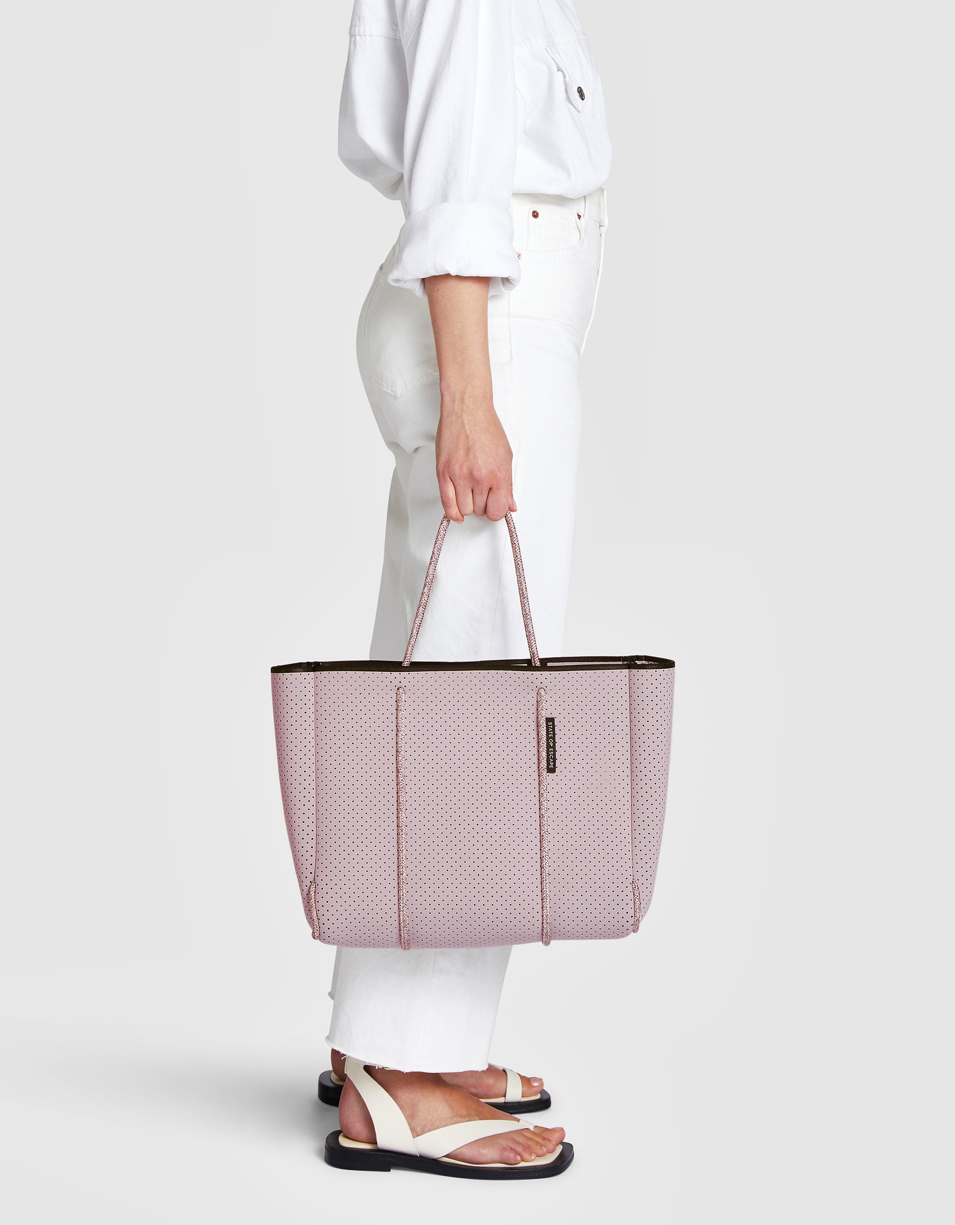 Flying Solo tote in cairo rose