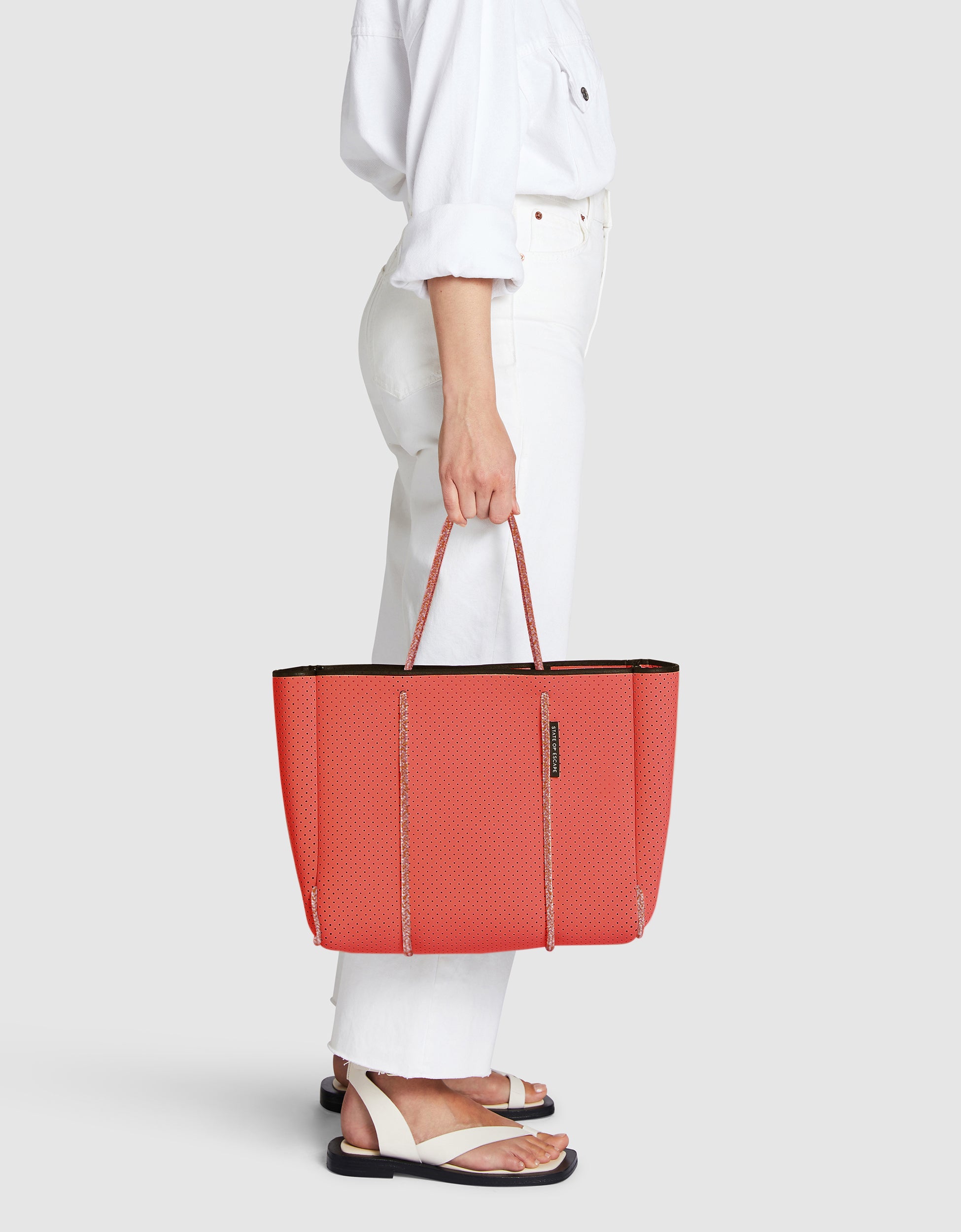 Flying Solo tote in guava
