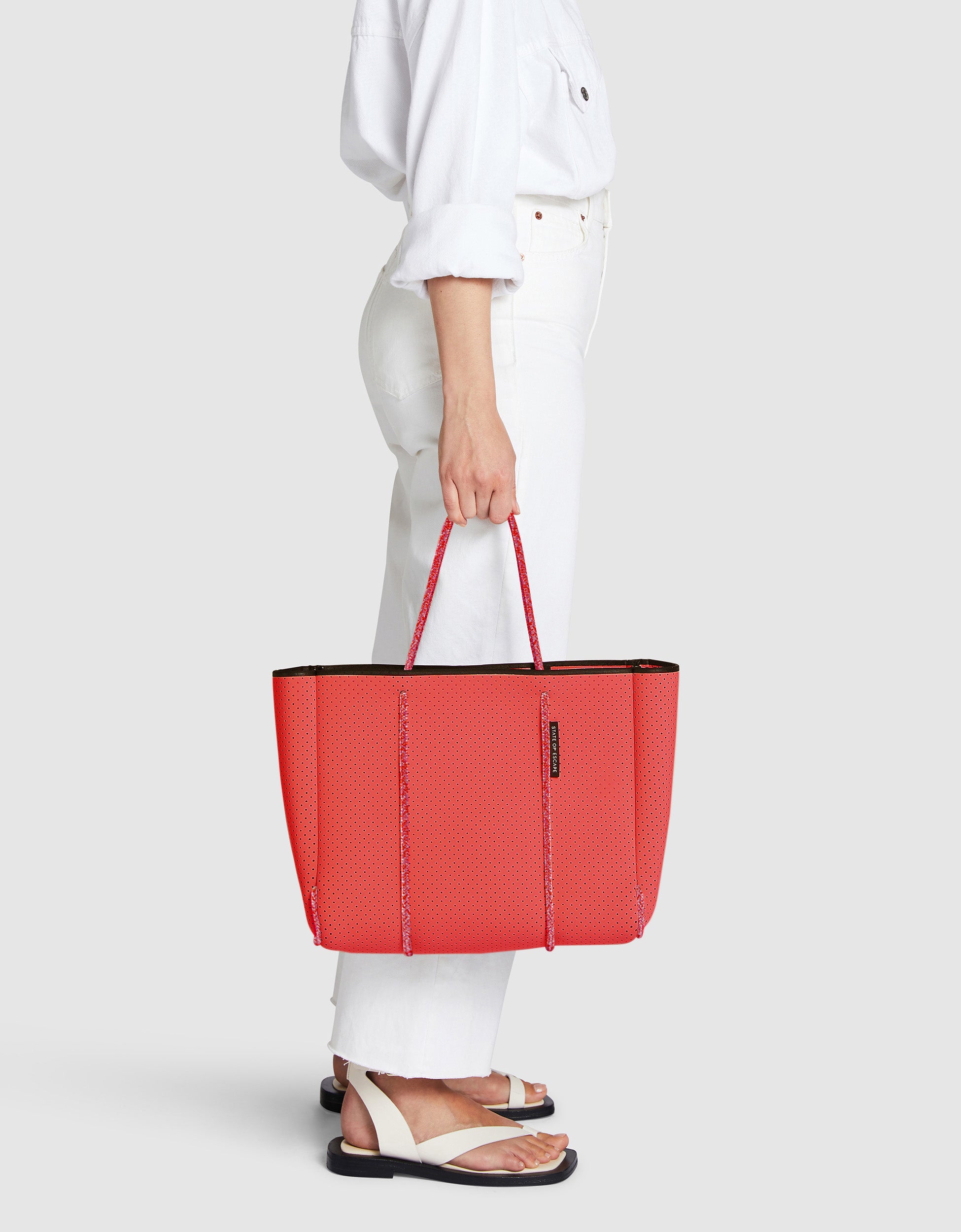 Flying Solo tote in guava