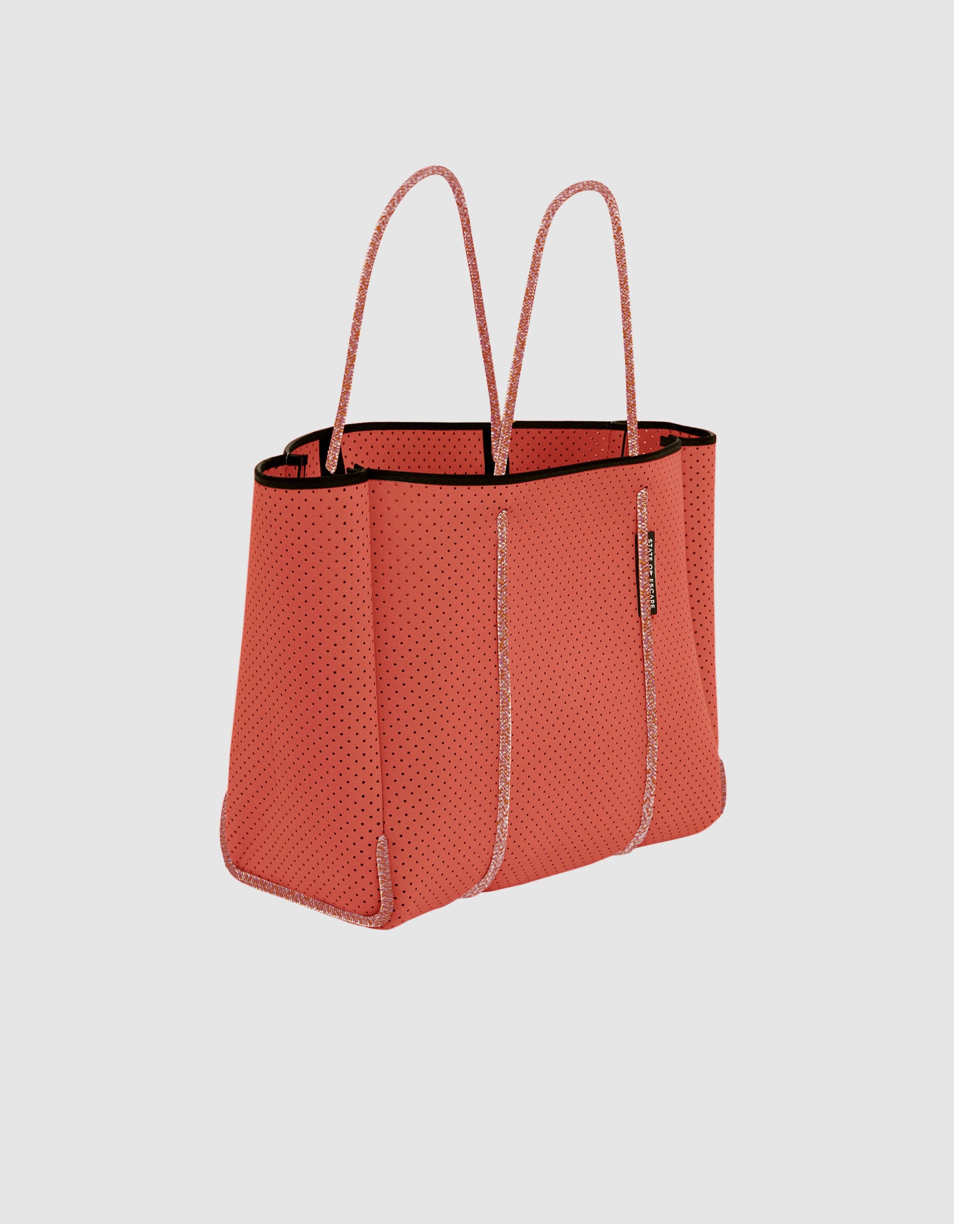 Flying Solo tote in guava