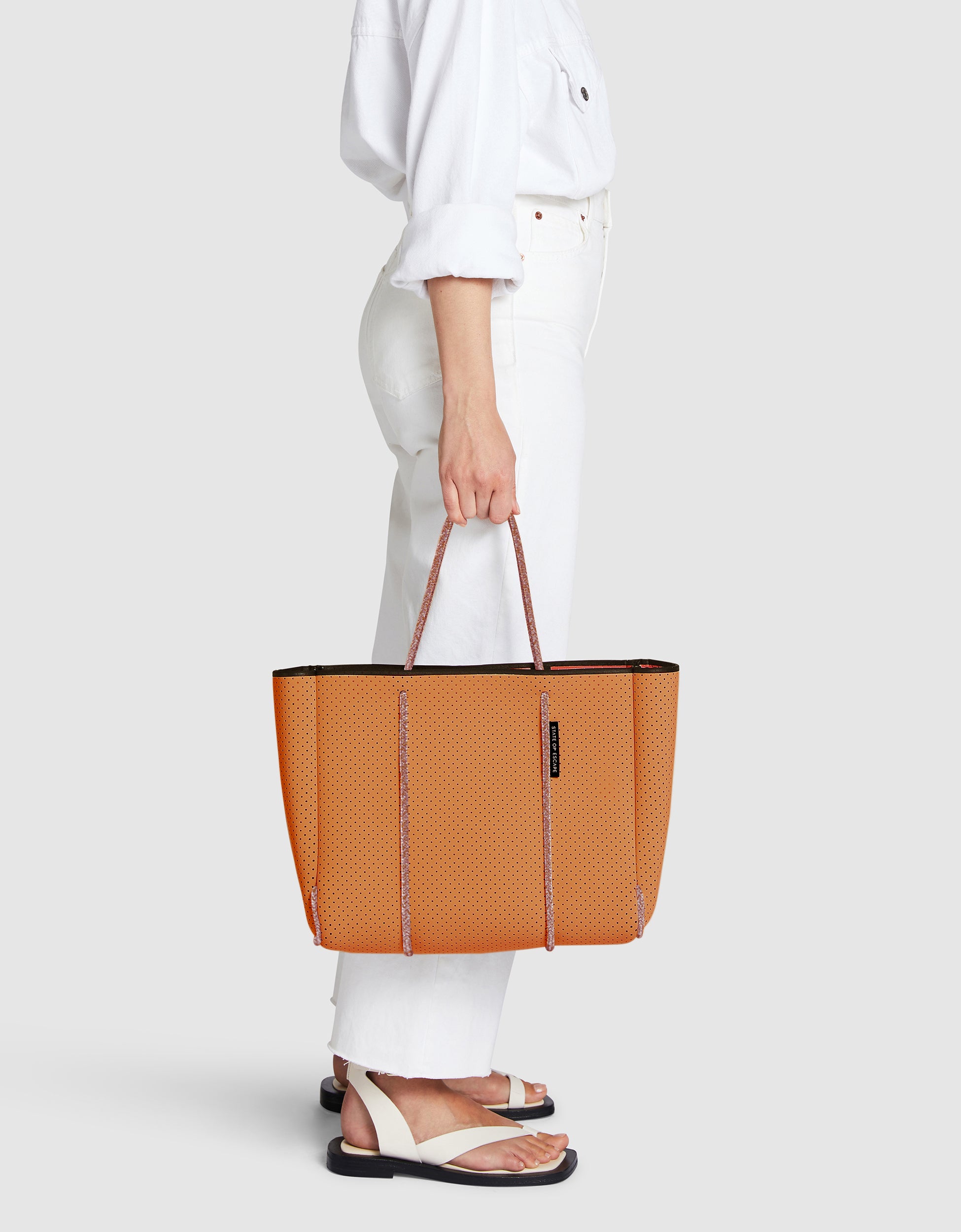 Flying Solo tote in peach haze / guava