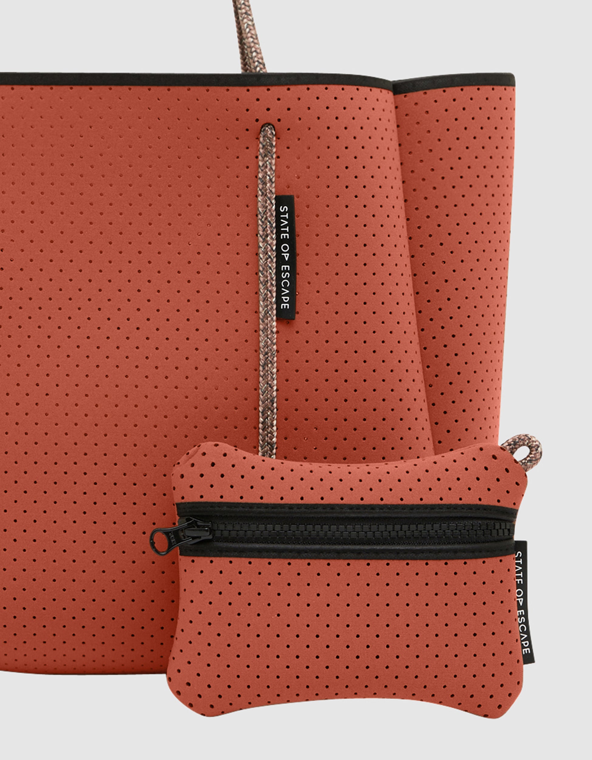 Flying solo tote in terracotta