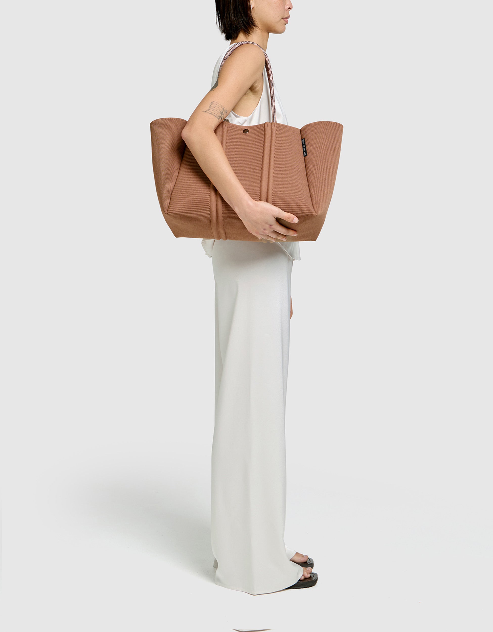 Meridian large tote in hazelnut