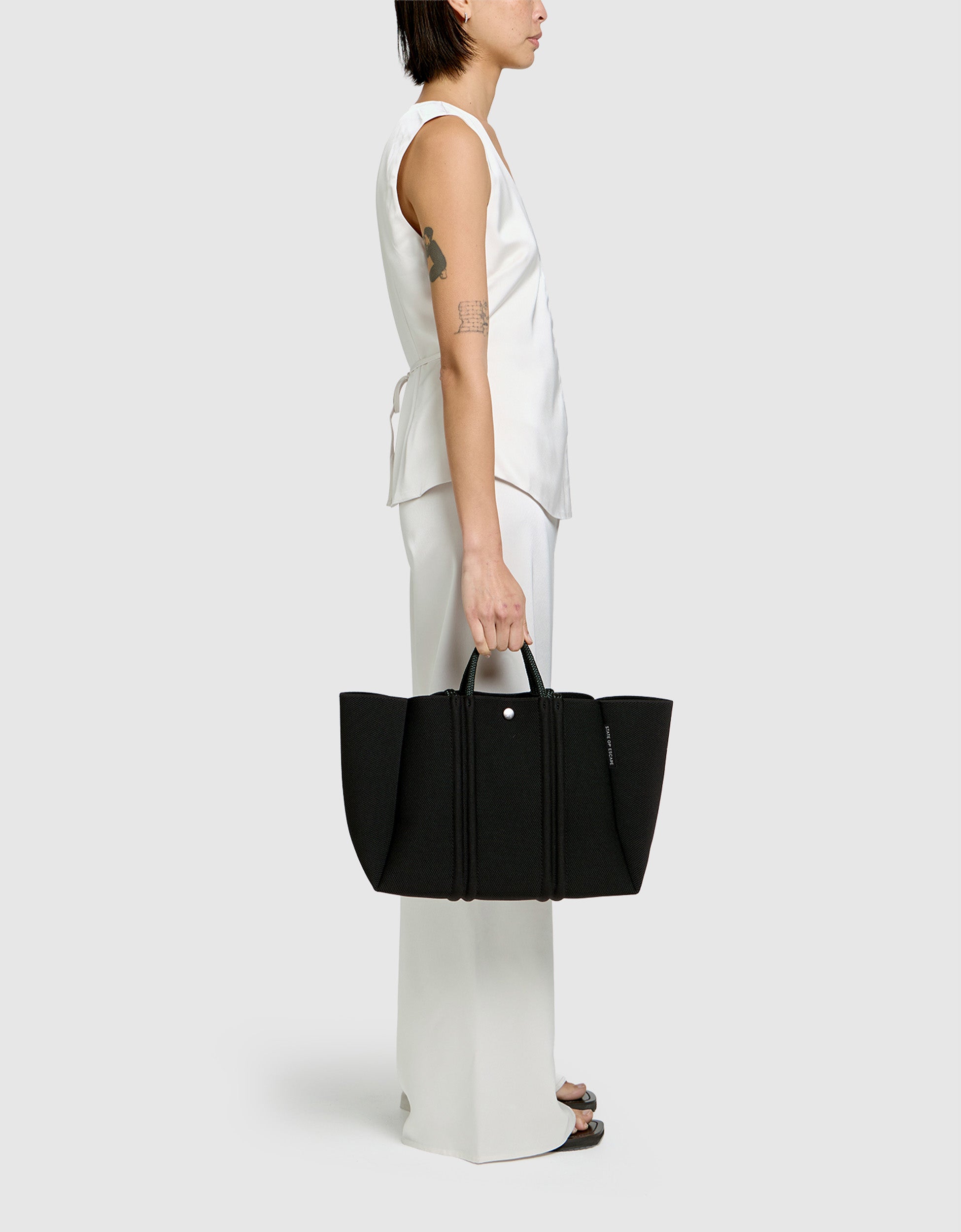 Meridian midi tote in black