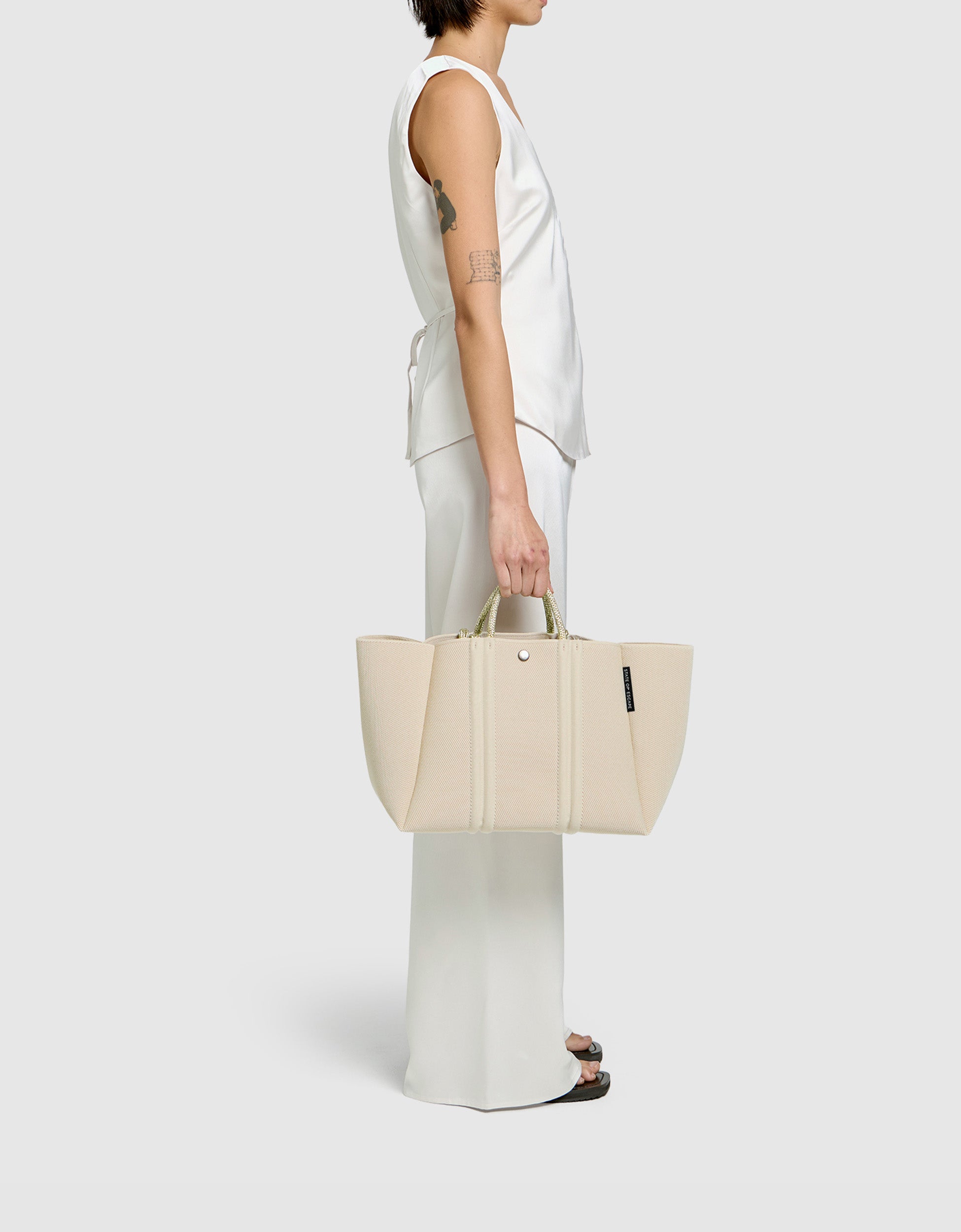 Meridian midi tote in crema