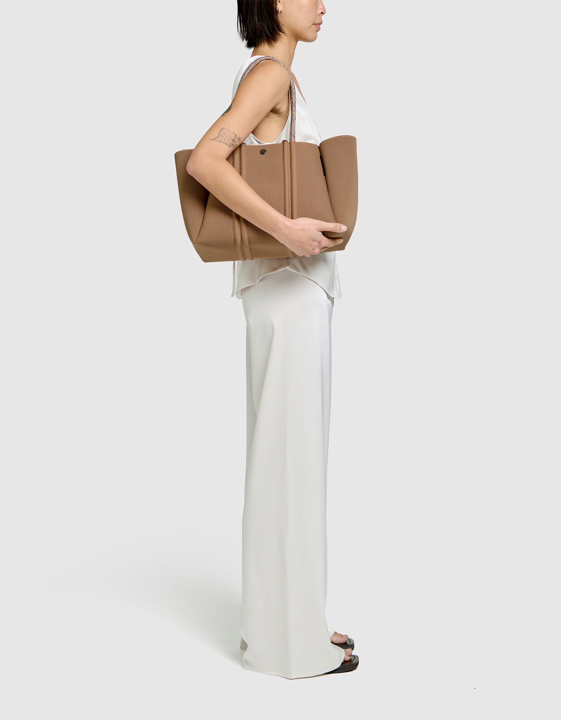 Meridian midi tote in hazelnut