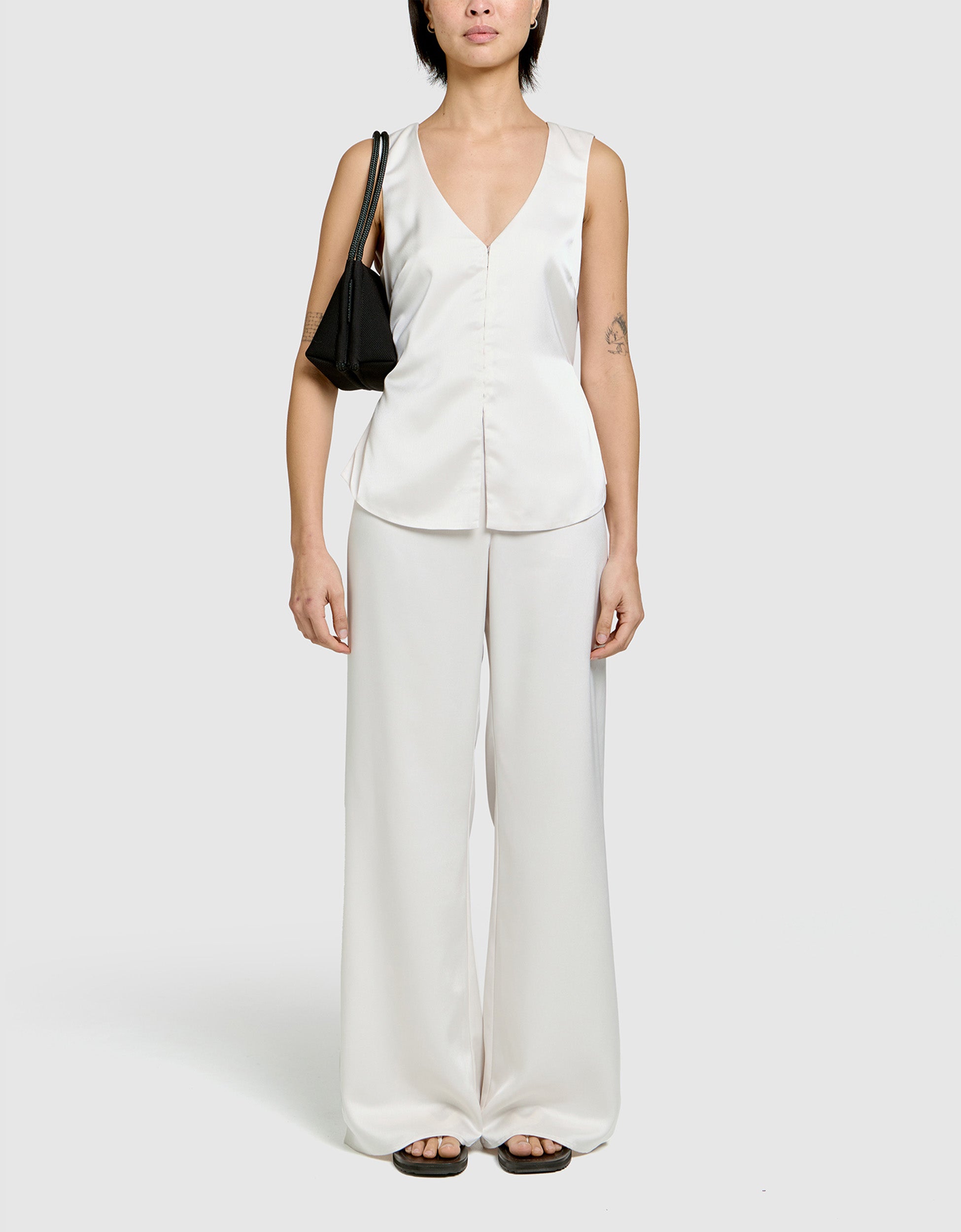 Meridian shoulder bag in black