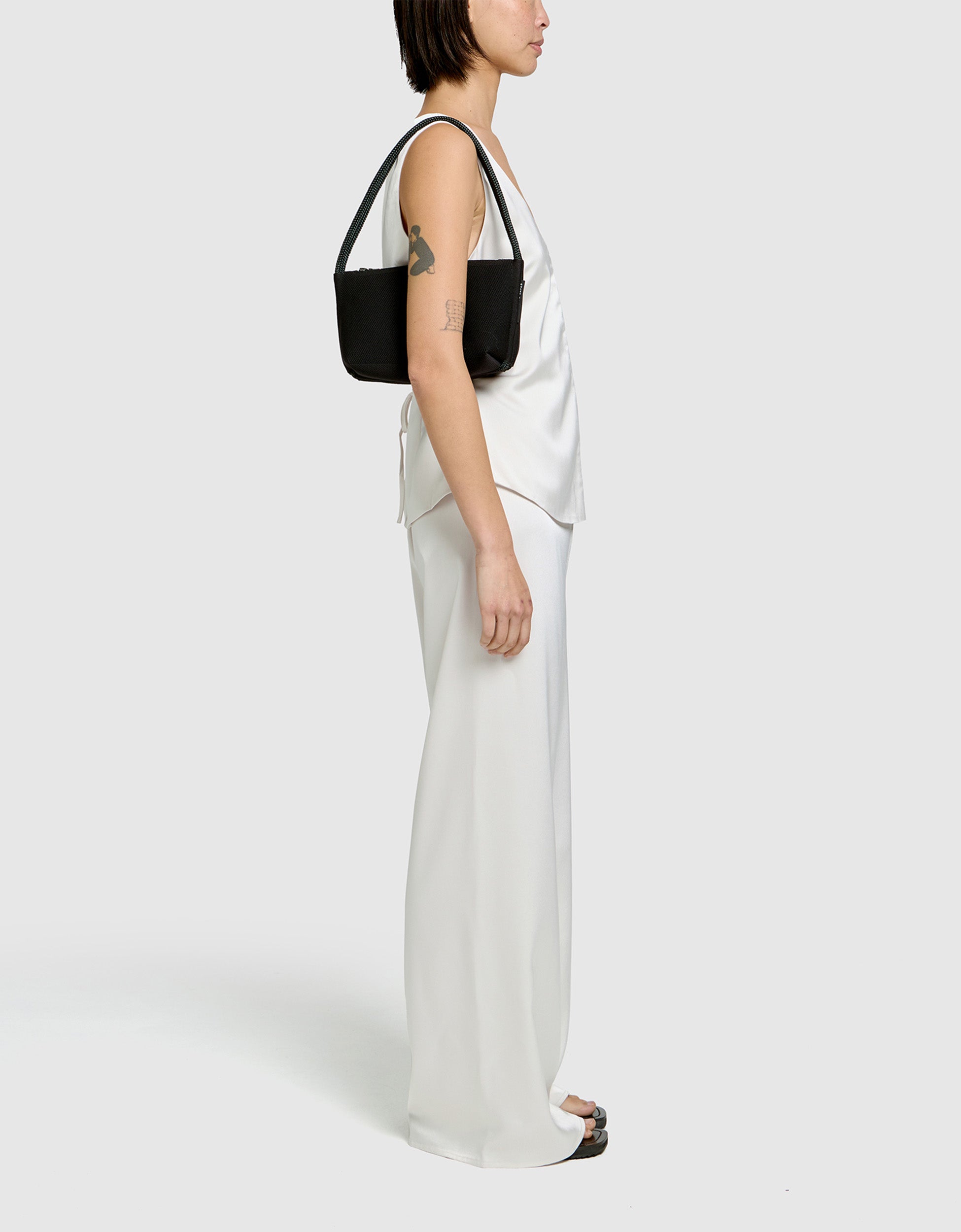 Meridian shoulder bag in black