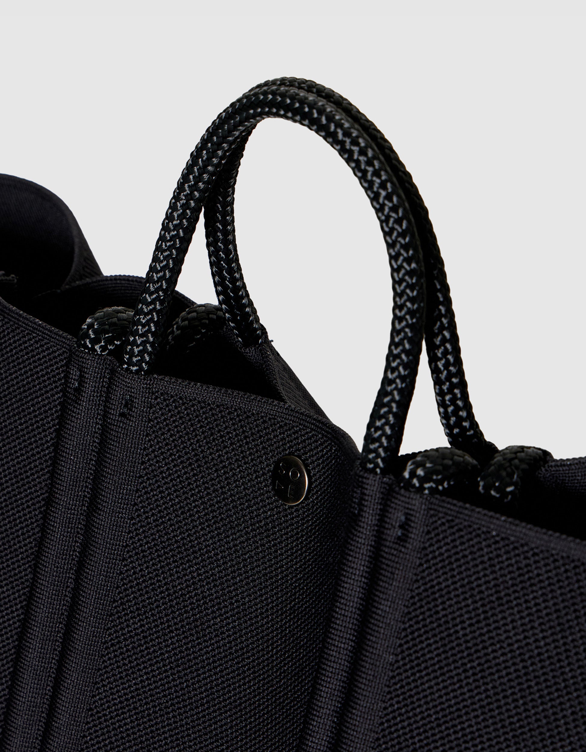Meridian small tote in black