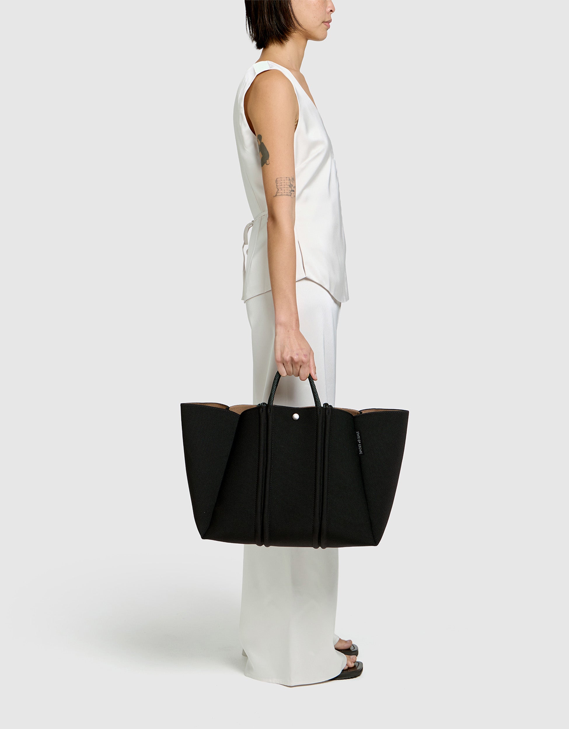 Meridian large tote in black-hazelnut