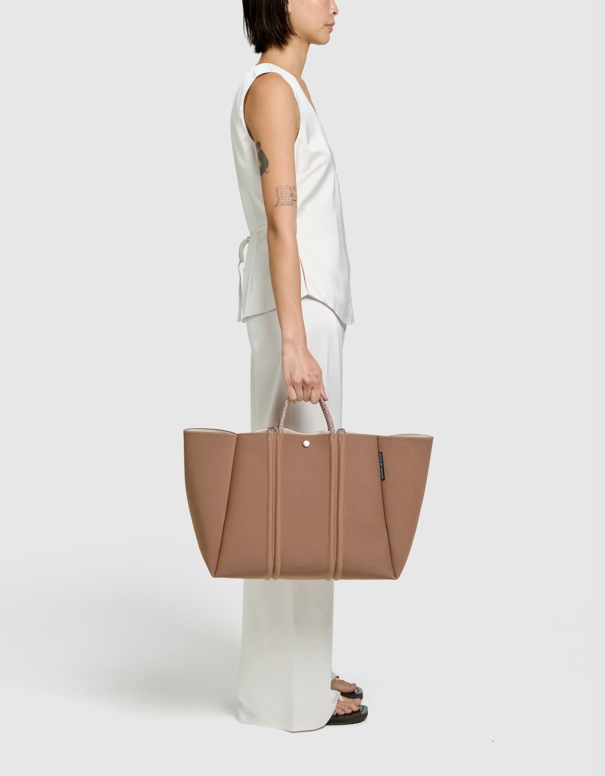 Meridian large tote in hazelnut-crema