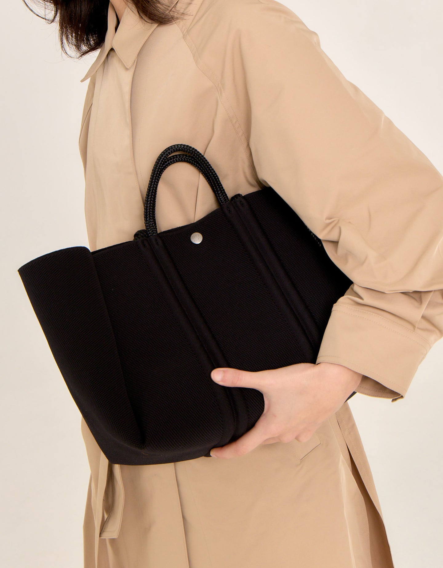 STATE OF ESCAPEメリディアンMeridian midi tote Meridian midi tote in black – State of Escape
